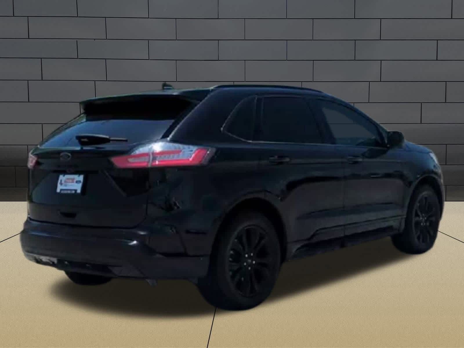 2022 Ford Edge SE photo 2