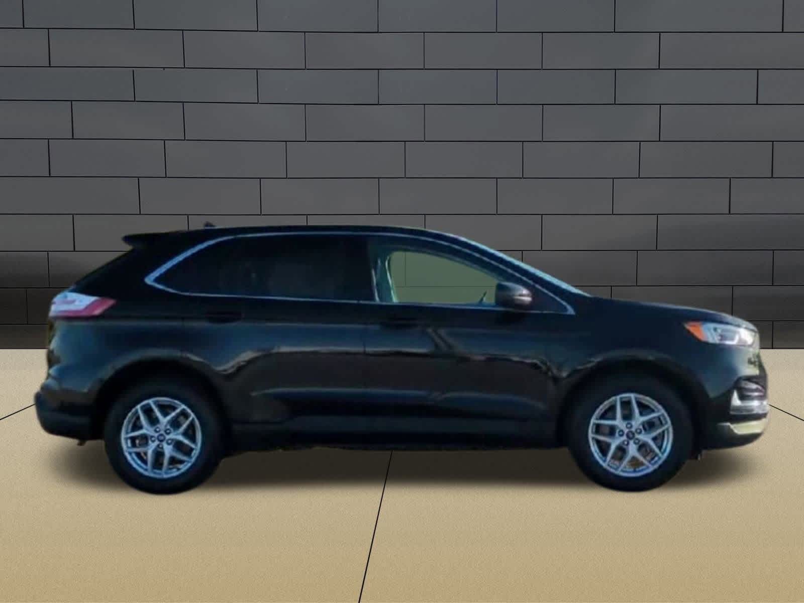 Thumbnail: 2022 Ford Edge - 9