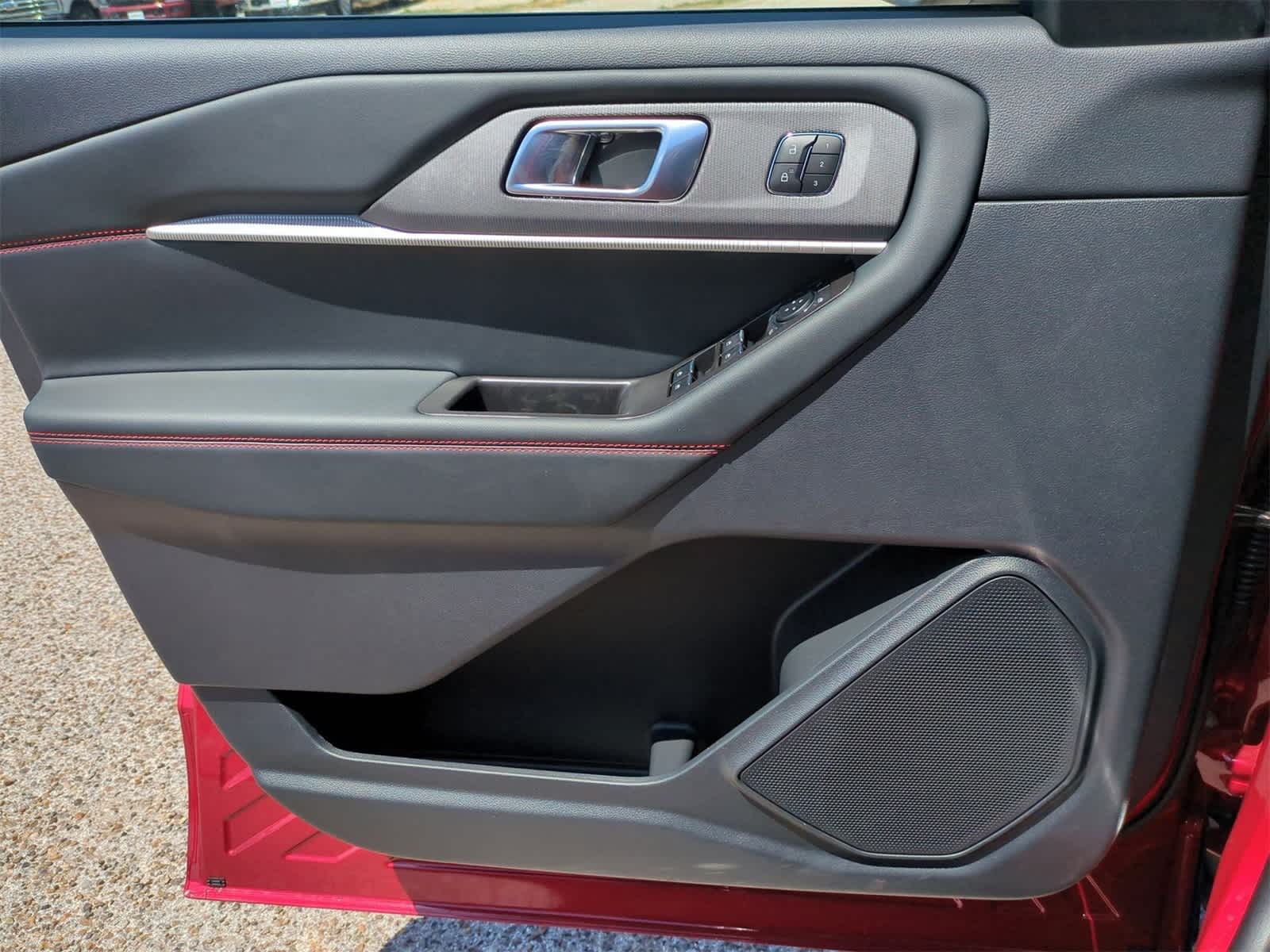 Thumbnail: 2025 Ford Explorer - 22