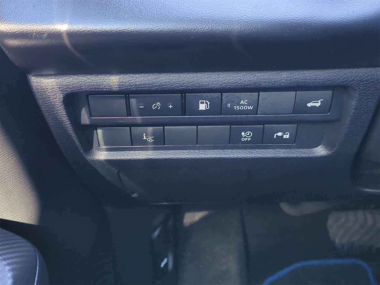 Thumbnail: 2023 Mitsubishi Outlander - 18