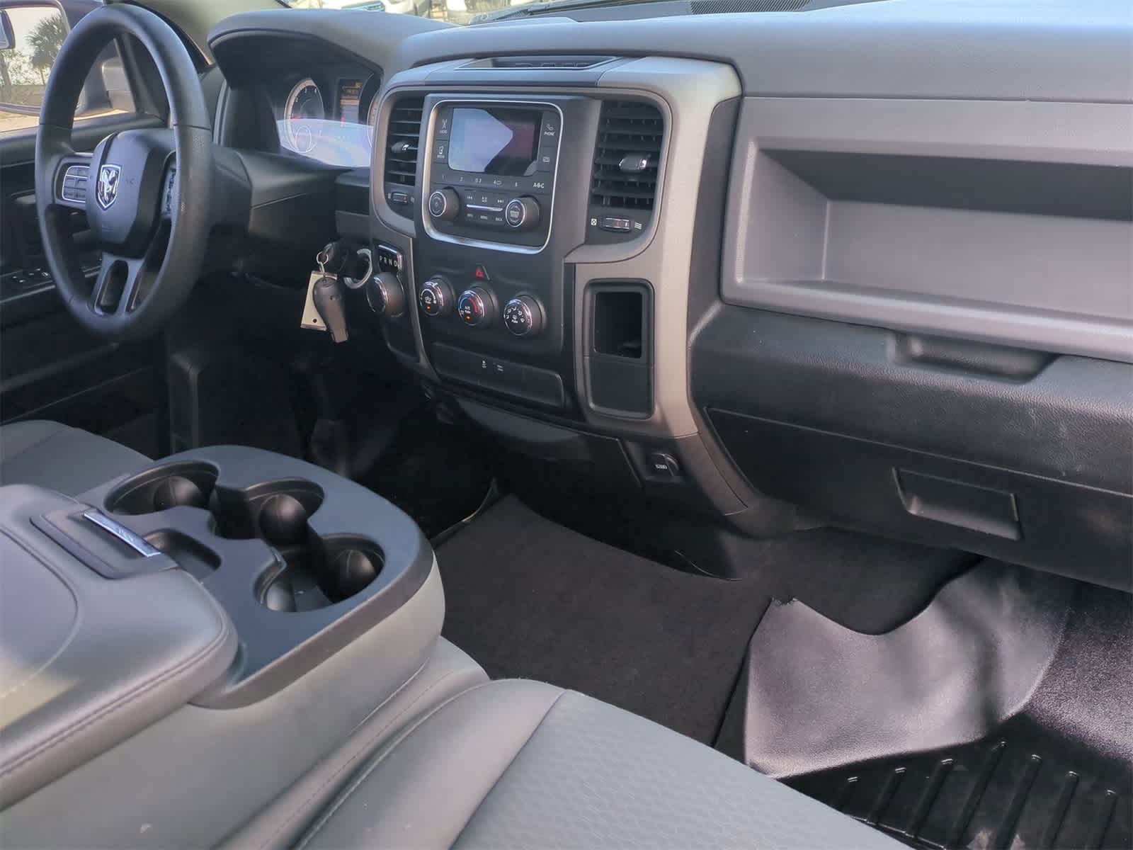 Thumbnail: 2019 RAM 1500 Classic - 26