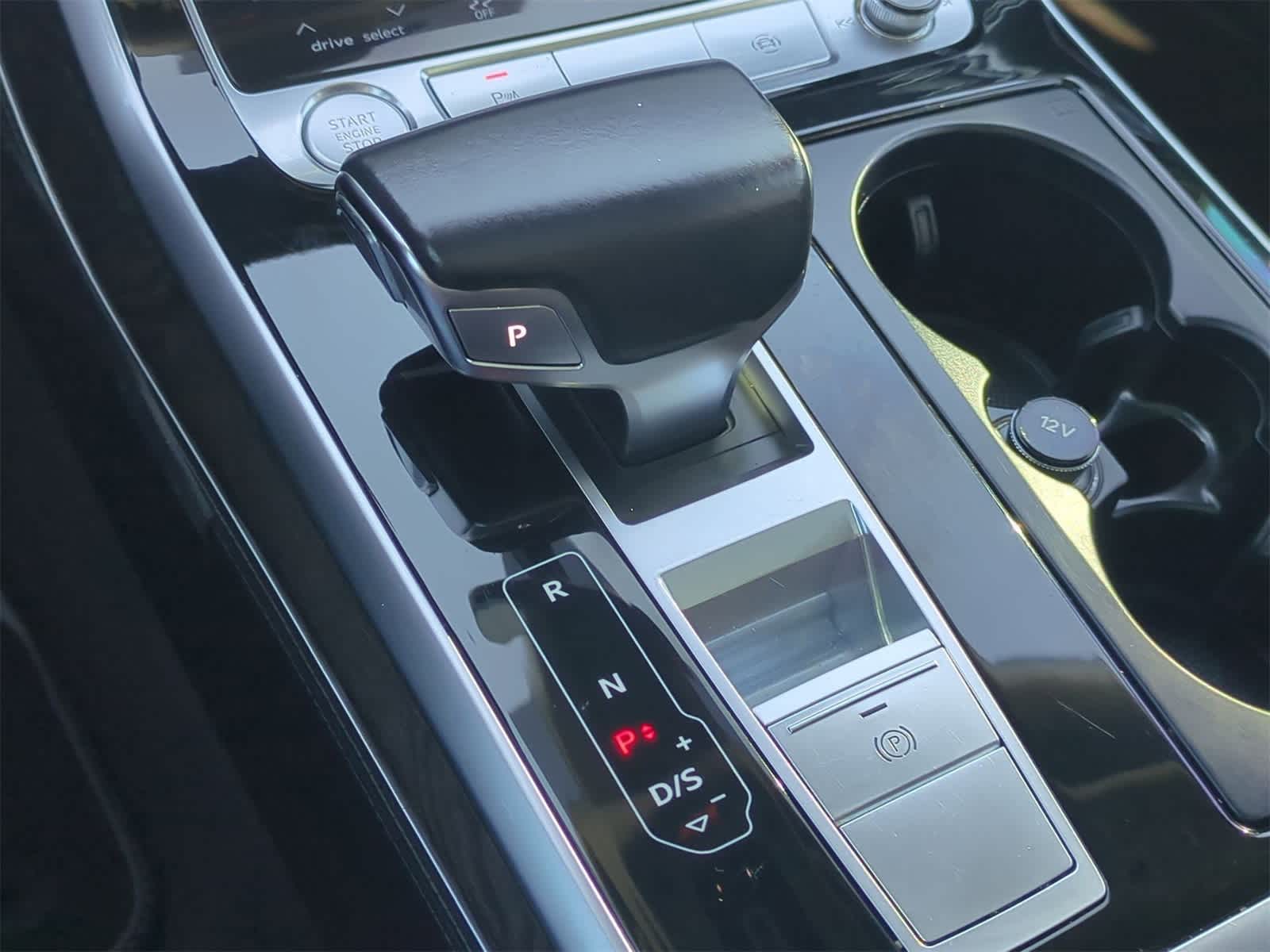 Thumbnail: 2019 Audi Q8 - 16