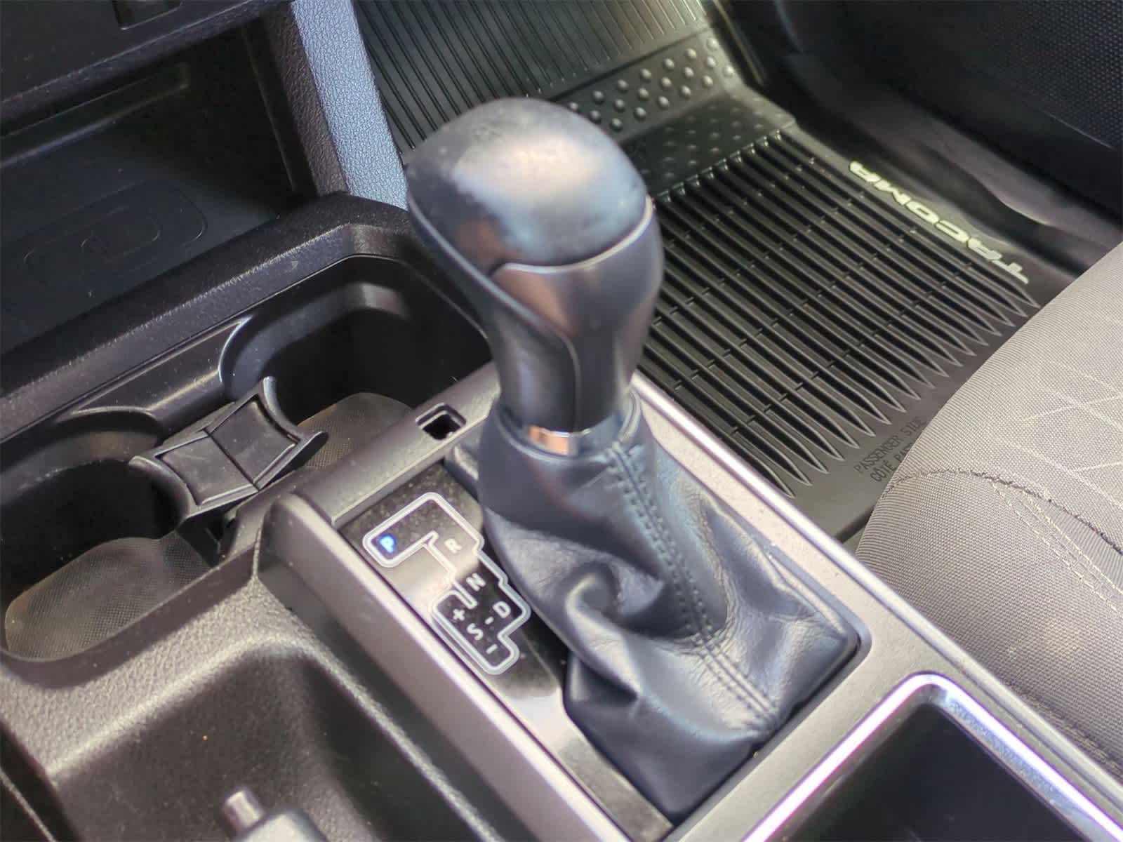 Thumbnail: 2016 Toyota Tacoma - 15