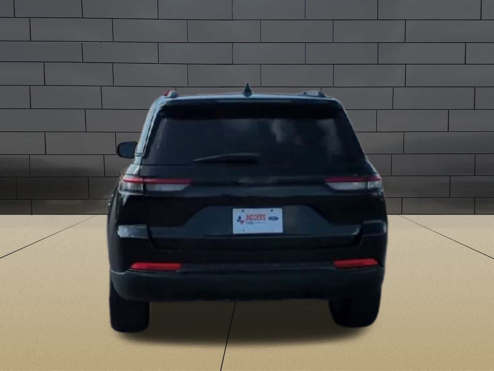 Thumbnail: 2023 Jeep Grand Cherokee - 7