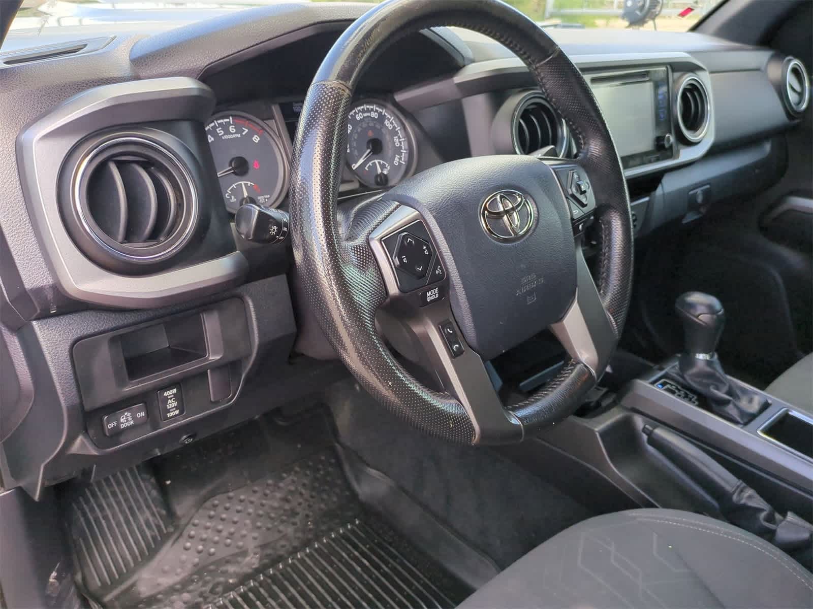 Thumbnail: 2016 Toyota Tacoma - 10