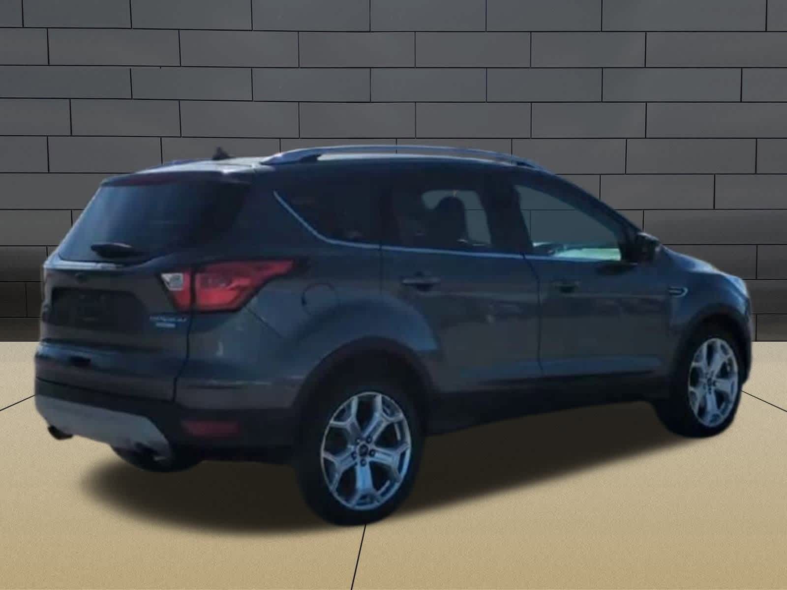 Thumbnail: 2019 Ford Escape - 8