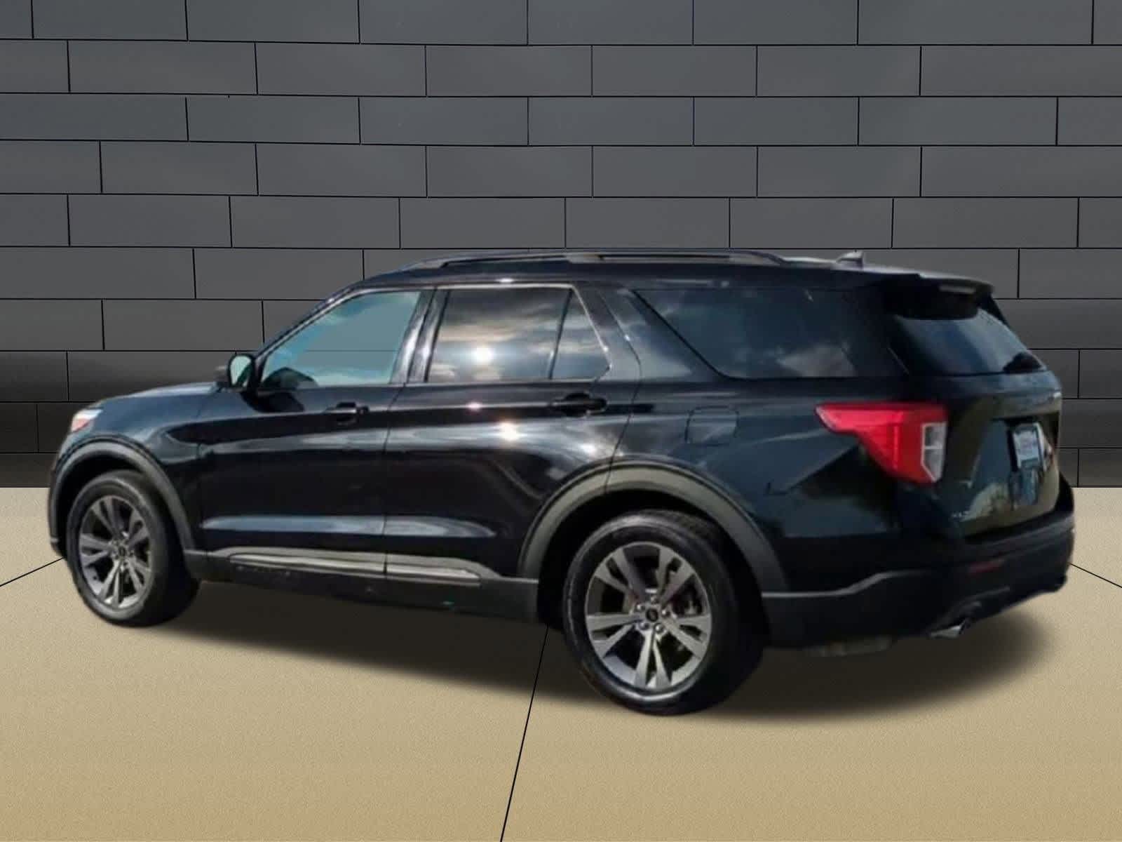 Thumbnail: 2021 Ford Explorer - 6