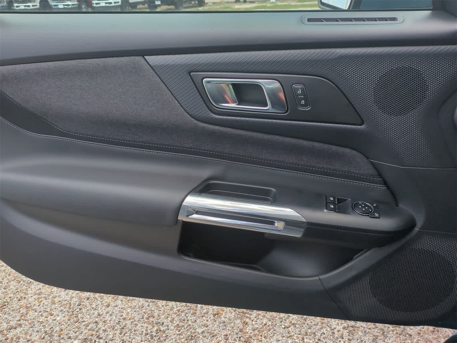 Thumbnail: 2025 Ford Mustang - 20