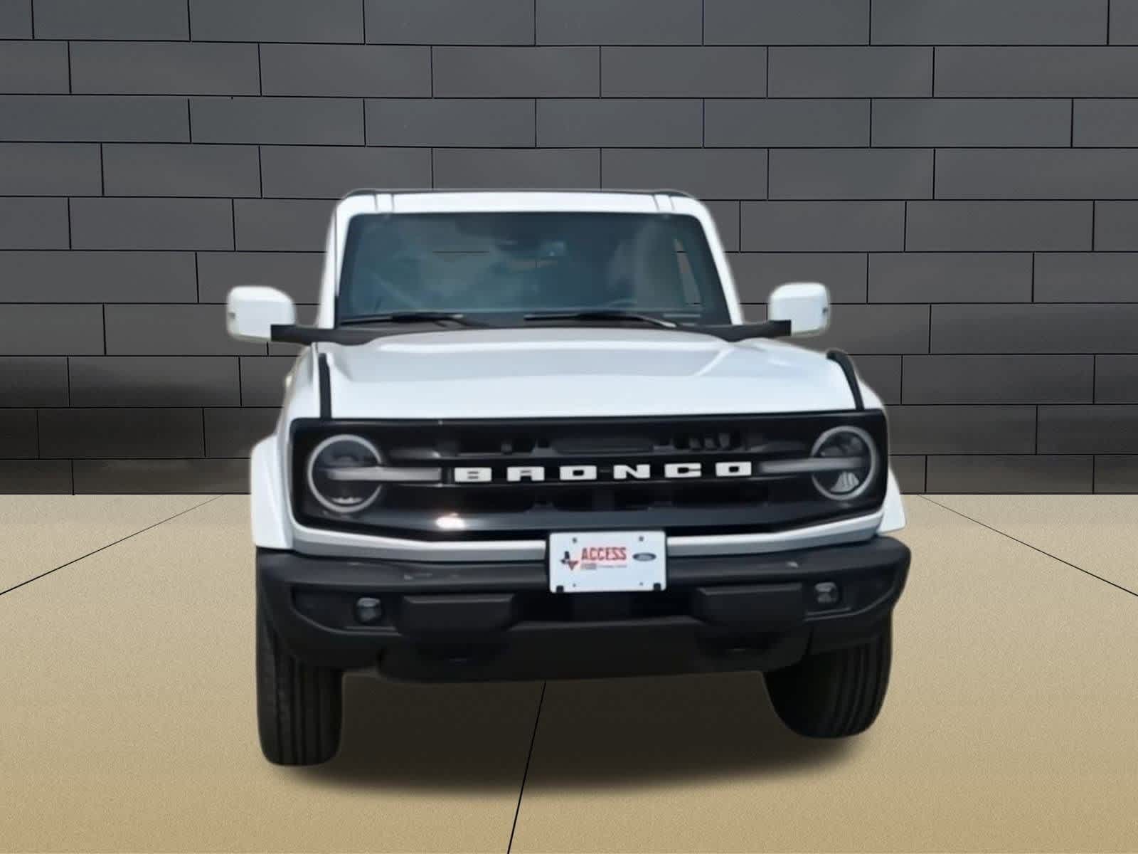 2025 Ford Bronco Outer Banks photo 3