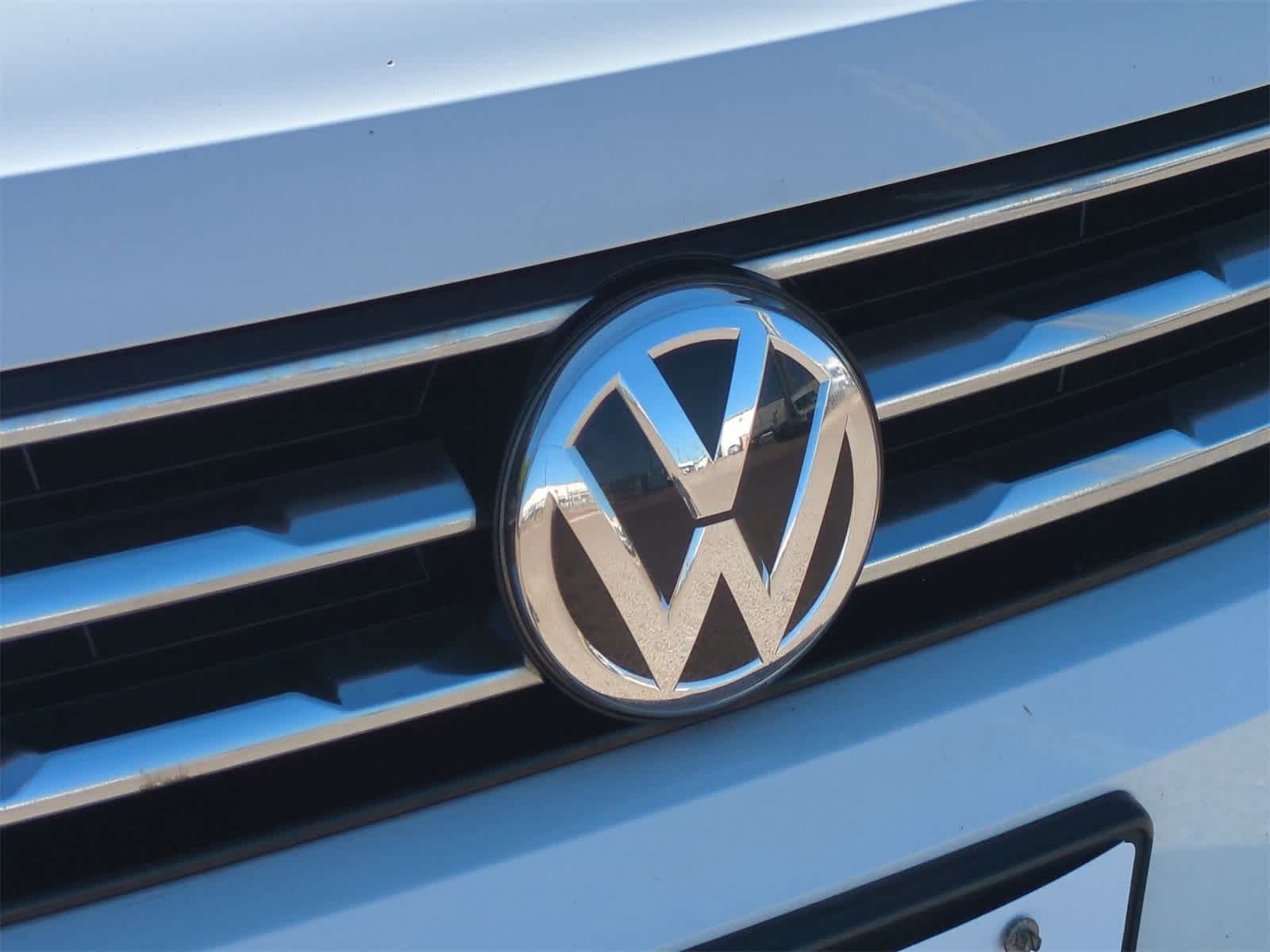 Thumbnail: 2020 Volkswagen Tiguan - 29