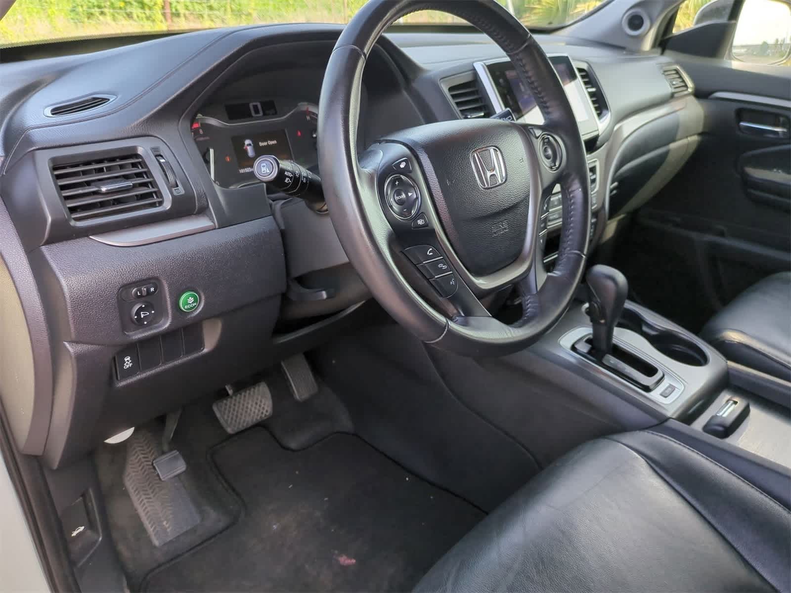 Thumbnail: 2018 Honda Pilot - 10
