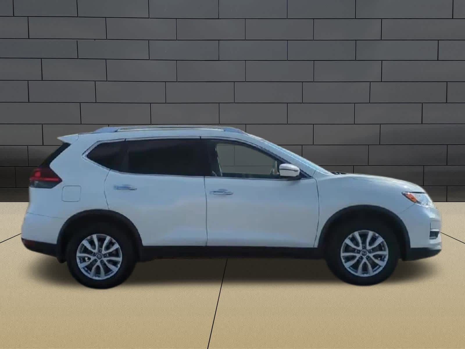 Thumbnail: 2019 Nissan Rogue - 9