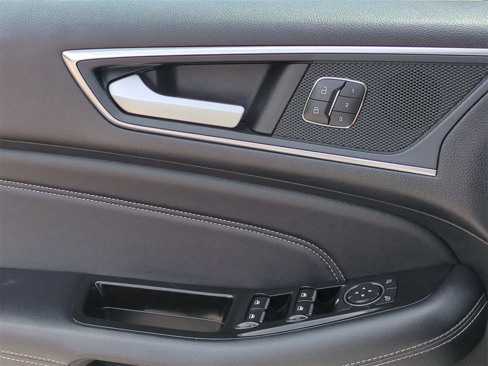 Thumbnail: 2018 Ford Edge - 23