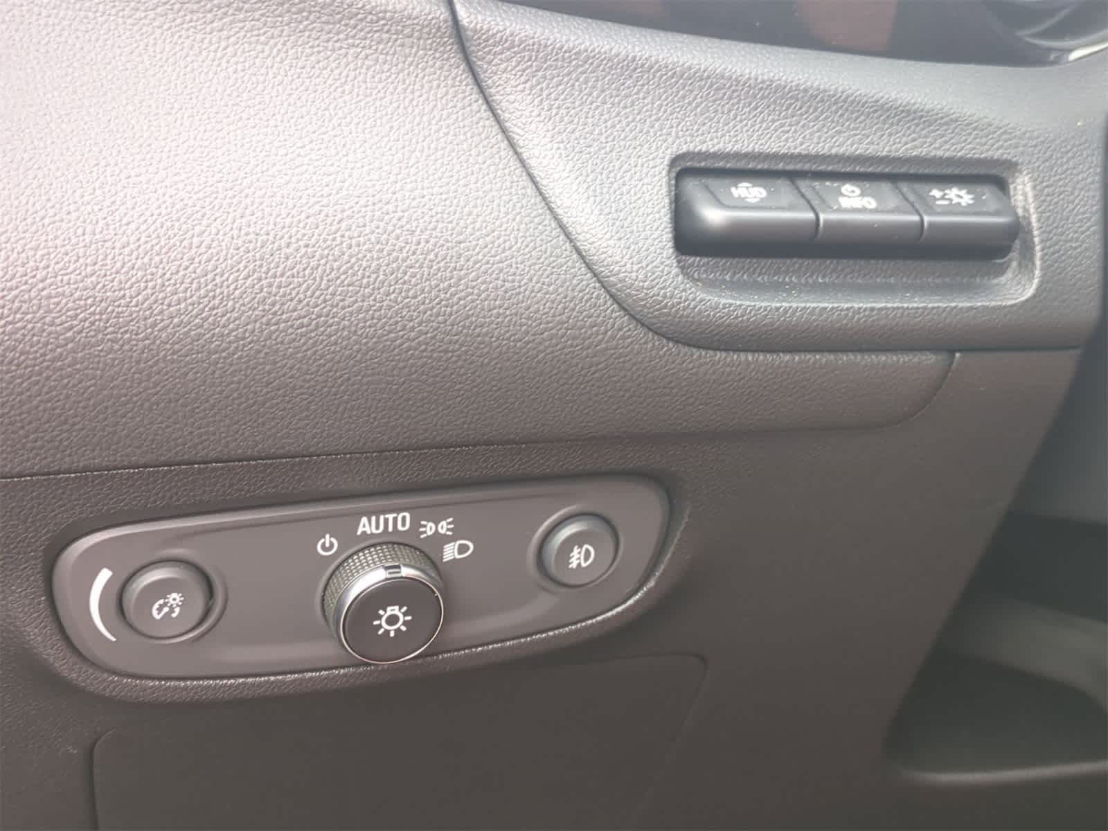 Thumbnail: 2022 Buick Encore GX - 18