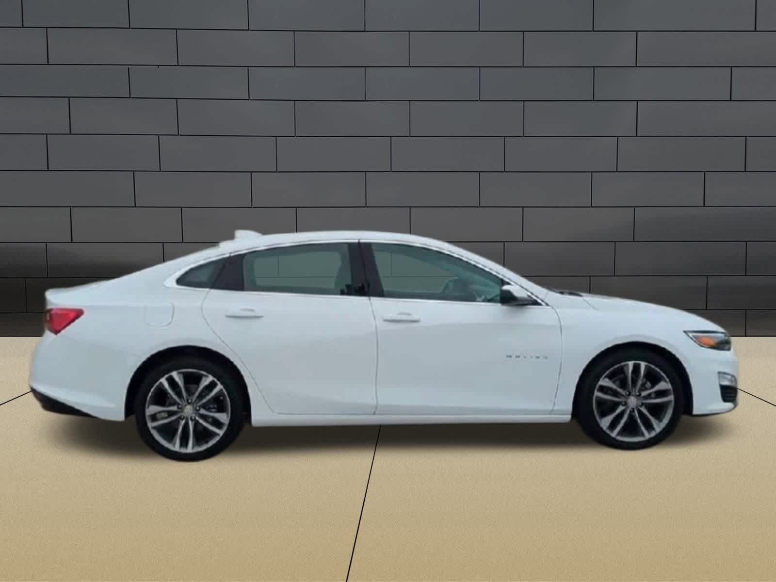 Thumbnail: 2023 Chevrolet Malibu - 9