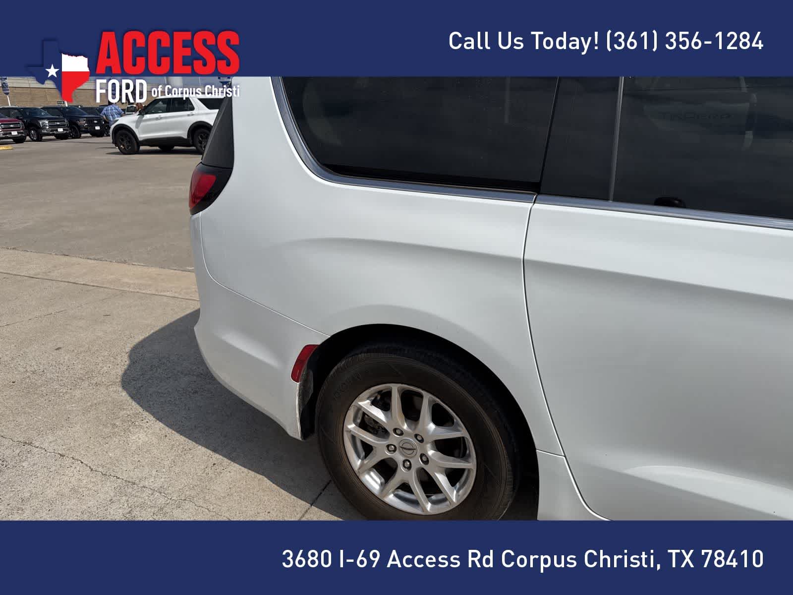 Thumbnail: 2023 Chrysler Pacifica - 6