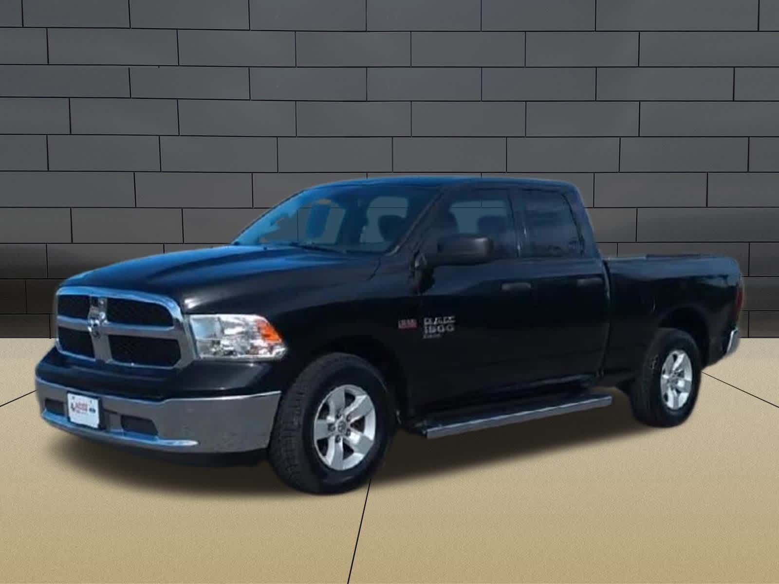 Thumbnail: 2019 RAM 1500 Classic - 4