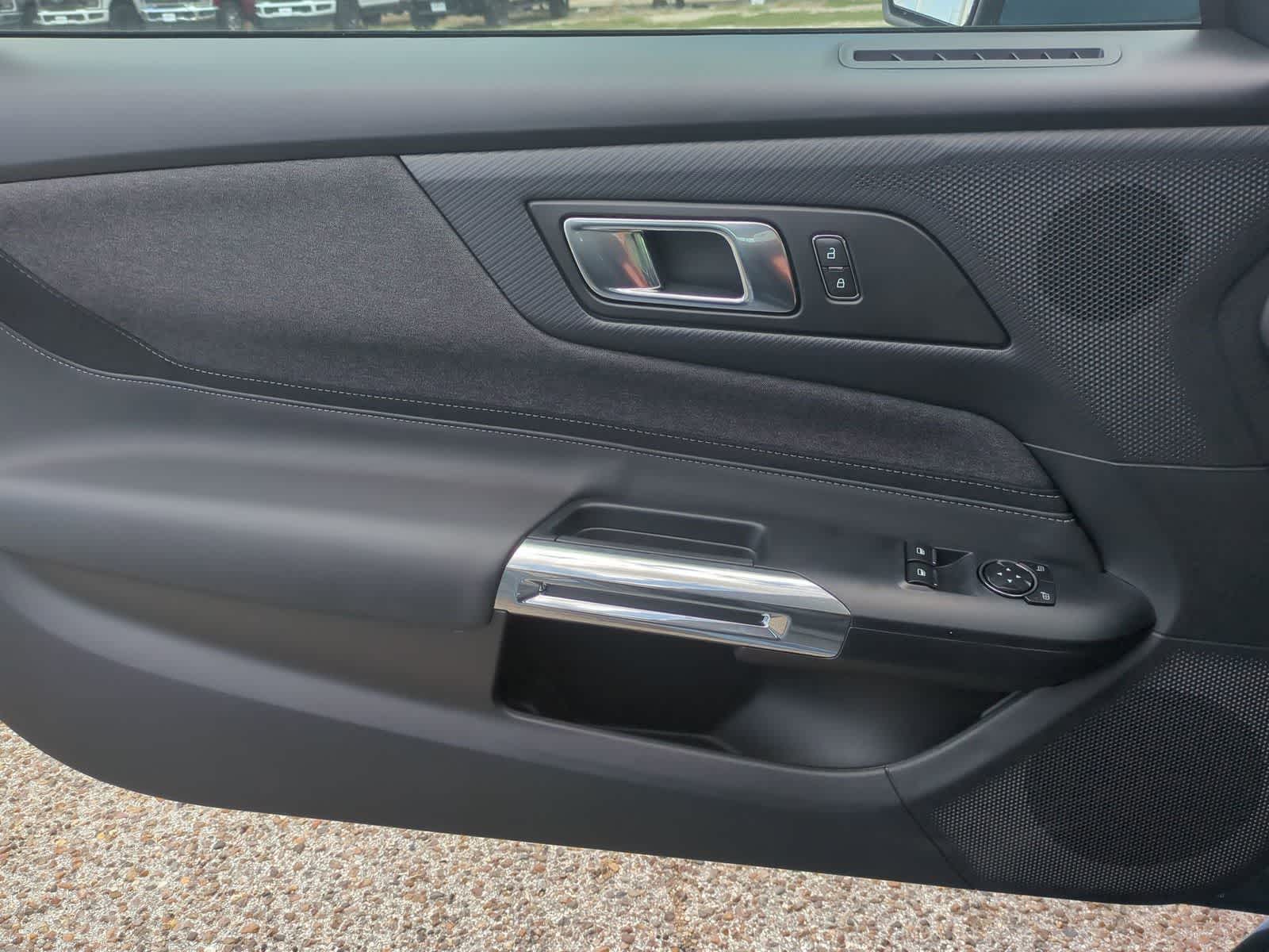 Thumbnail: 2025 Ford Mustang - 20