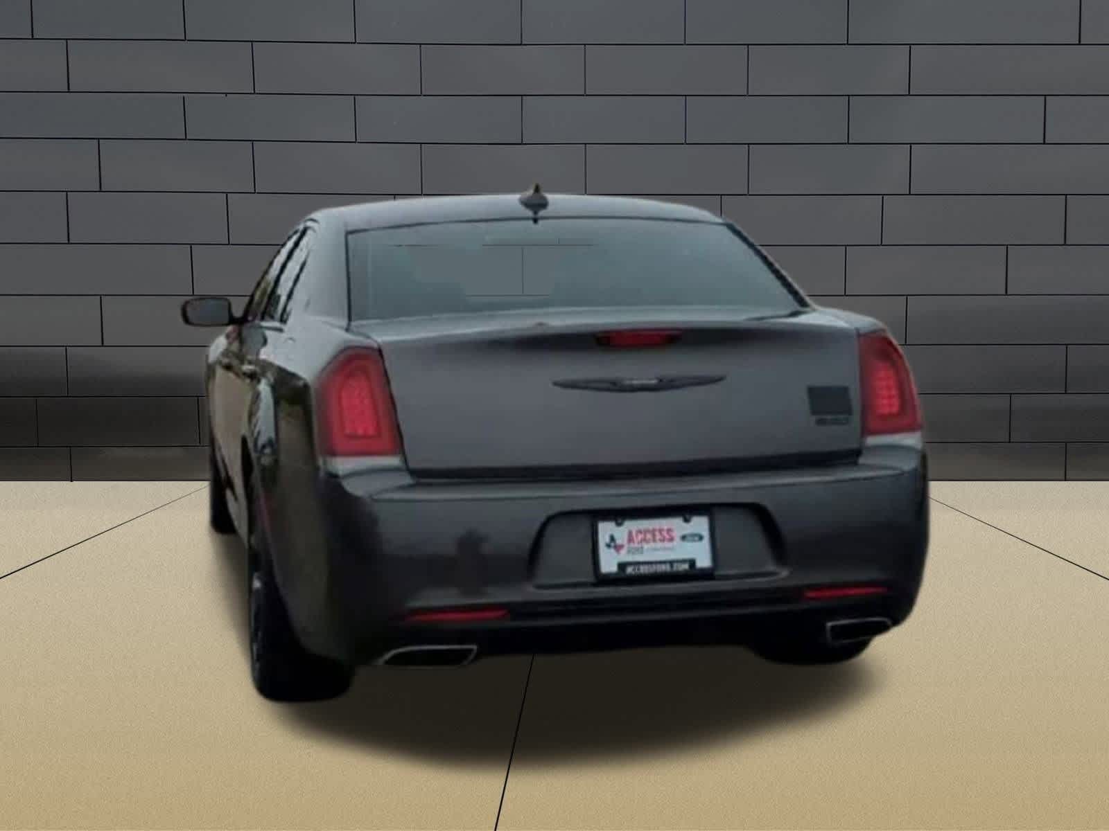 Thumbnail: 2023 Chrysler 300 - 7