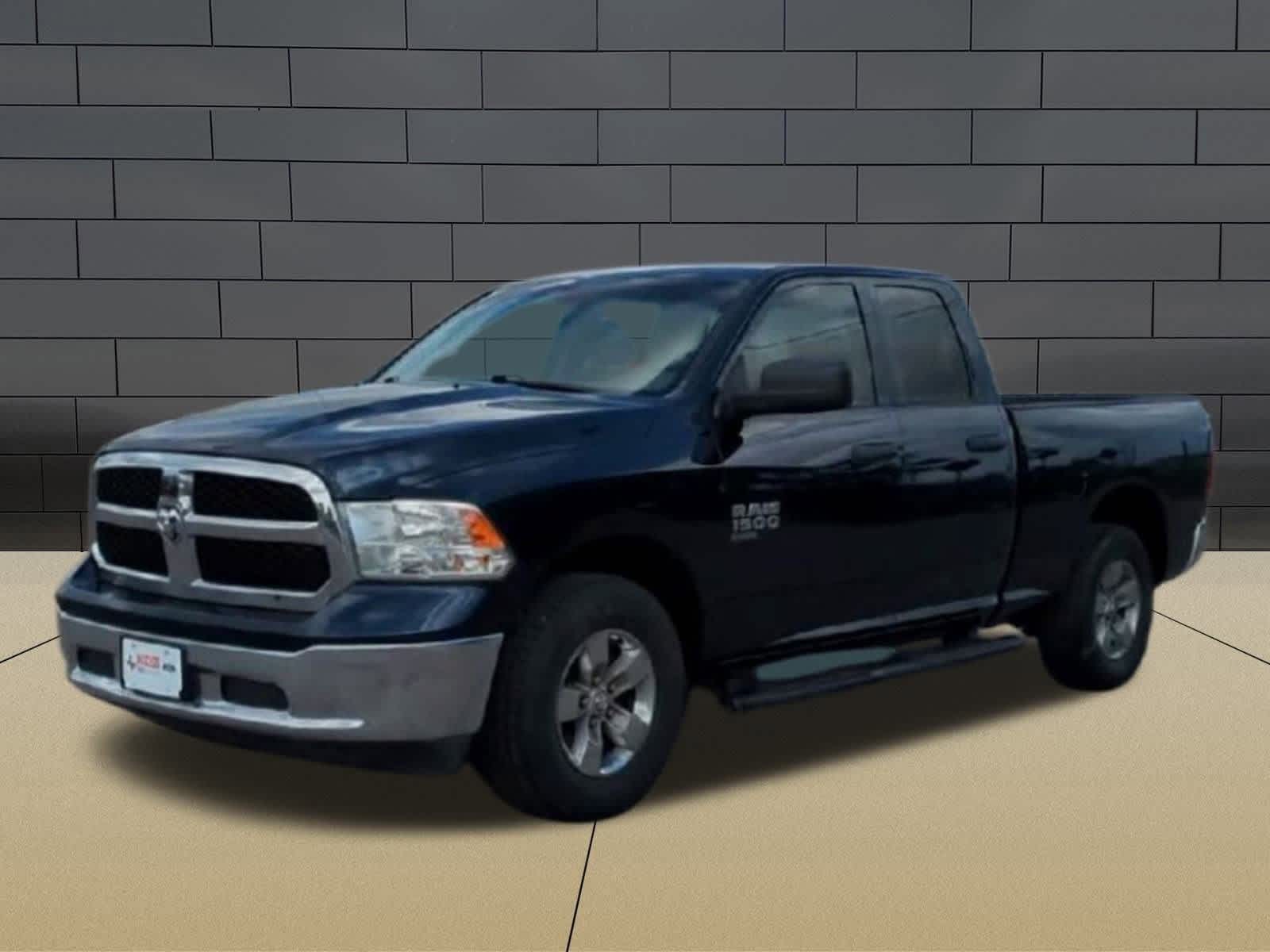 Thumbnail: 2020 RAM 1500 Classic - 4