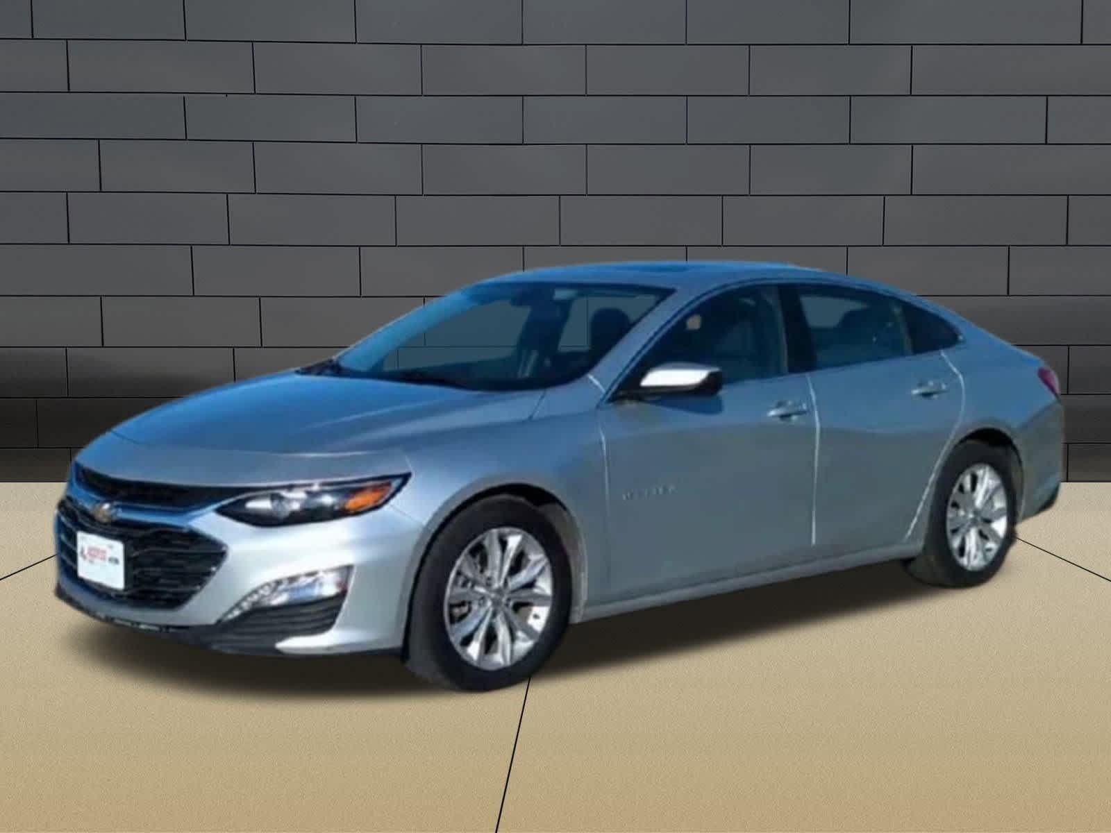 Thumbnail: 2022 Chevrolet Malibu - 4