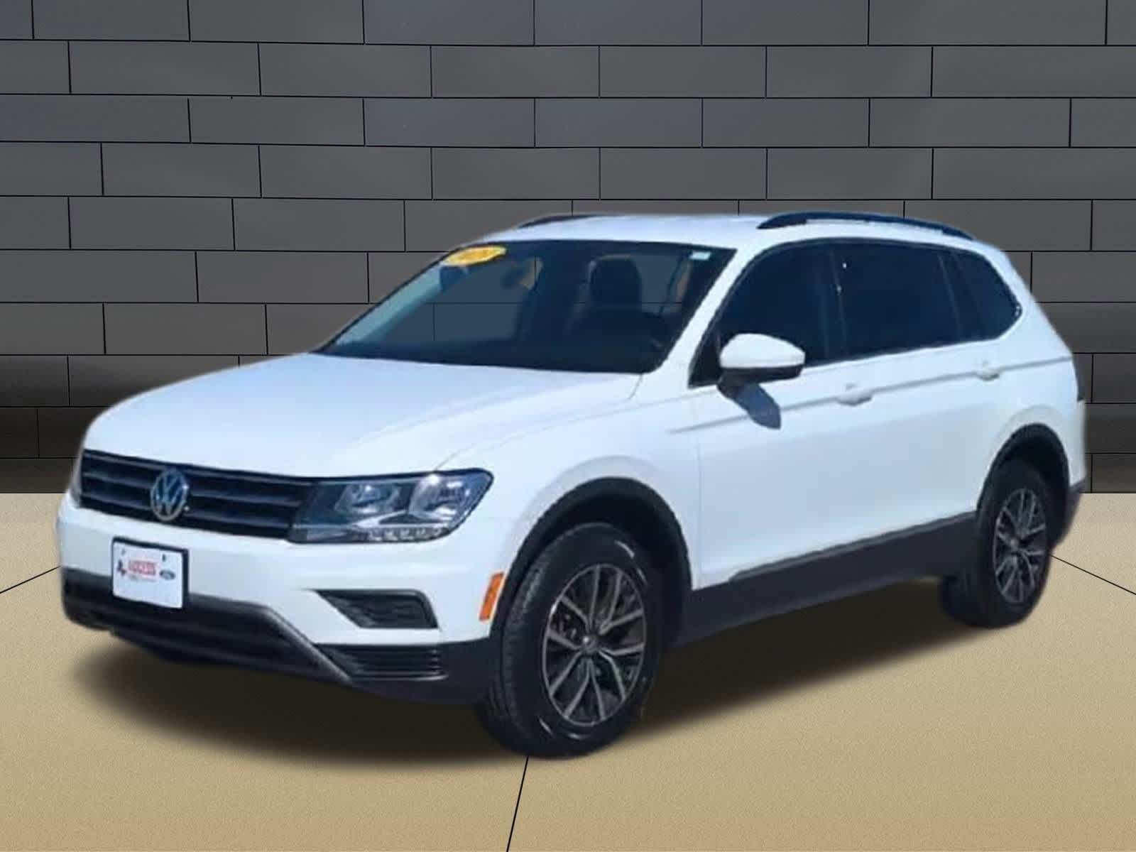 Thumbnail: 2020 Volkswagen Tiguan - 4