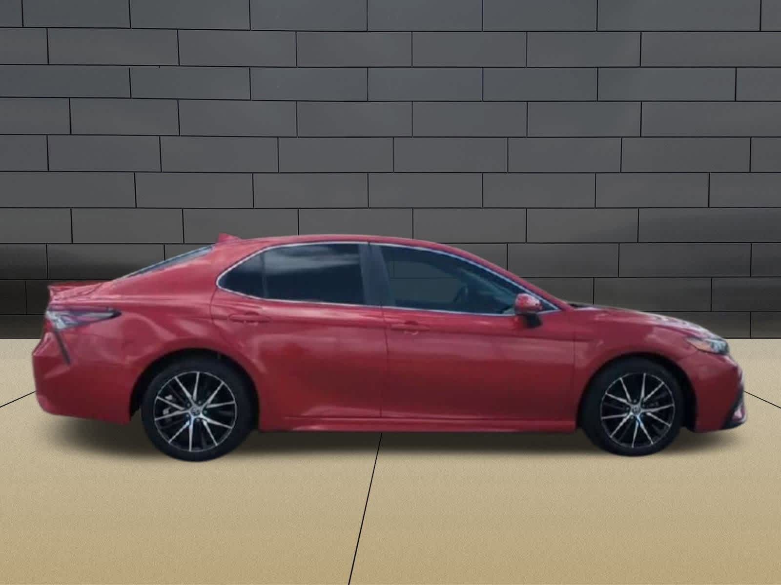 Thumbnail: 2022 Toyota Camry - 9