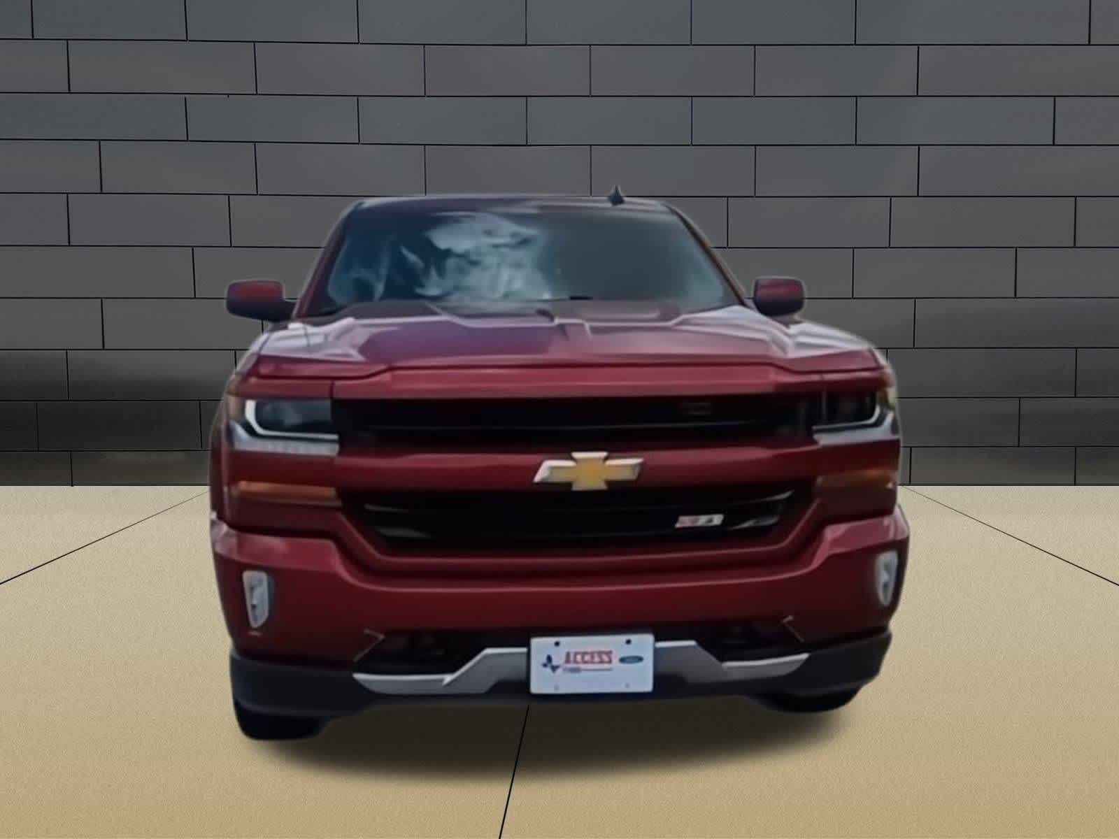 2018 Chevrolet Silverado 1500 LT photo 3