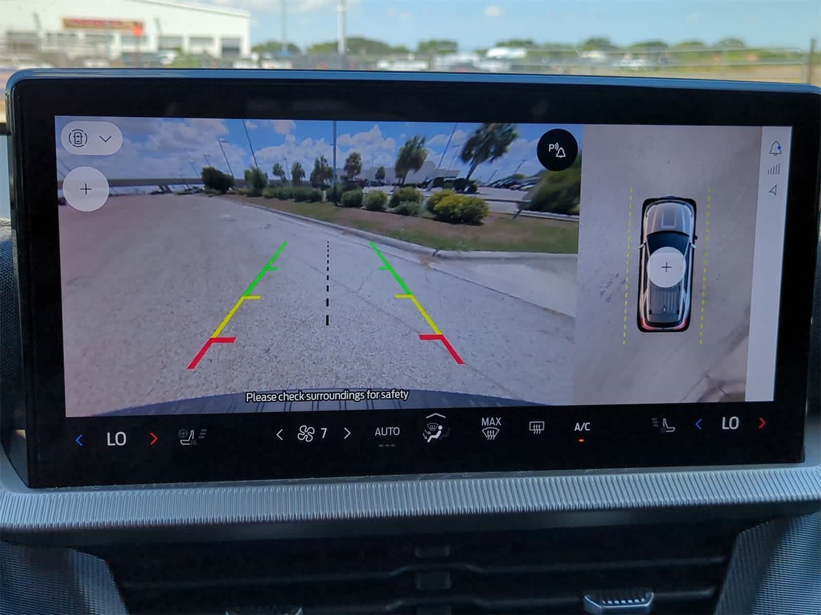 Thumbnail: 2025 Ford Explorer - 15