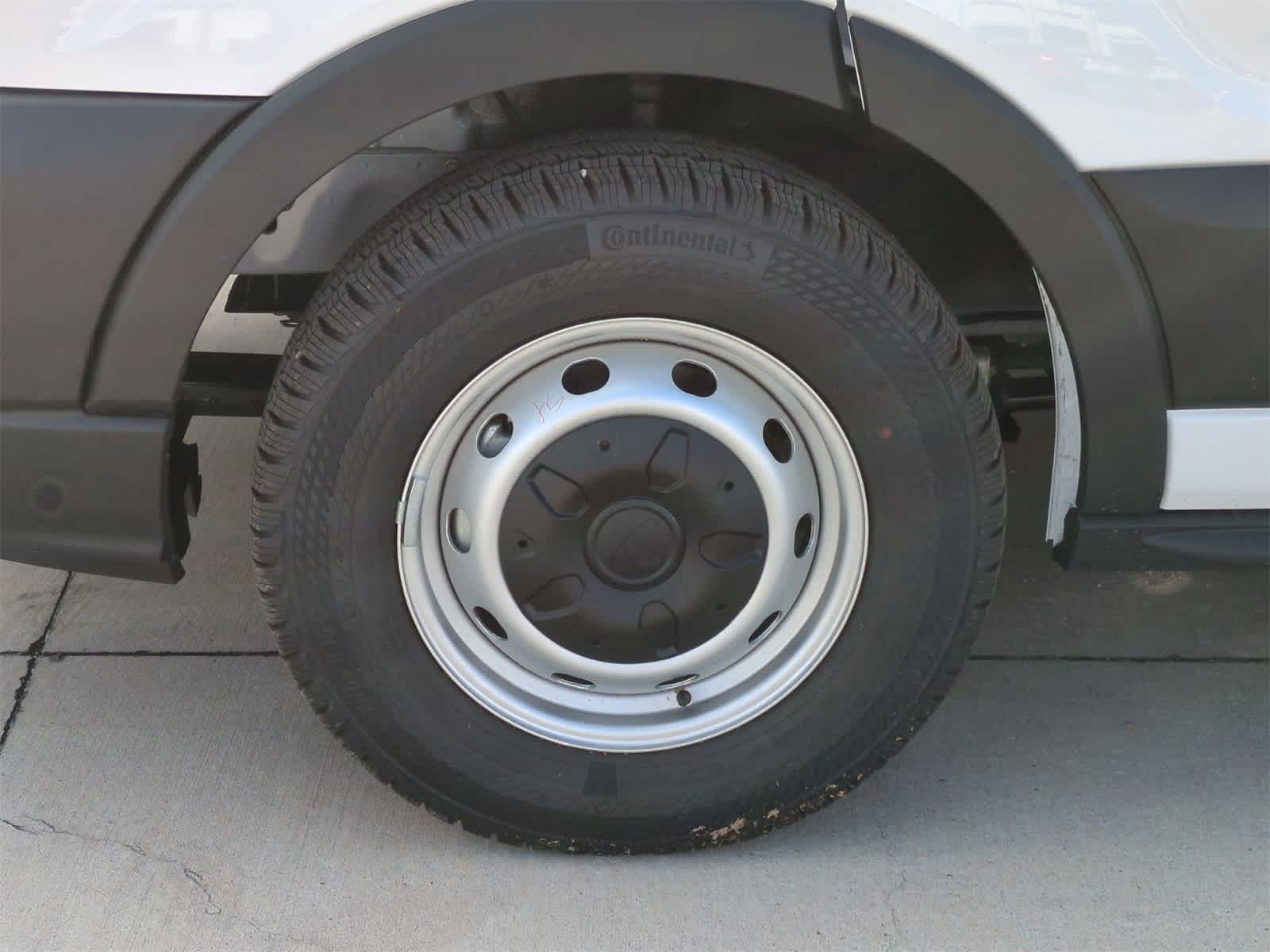 Thumbnail: 2025 Ford Econoline - 28