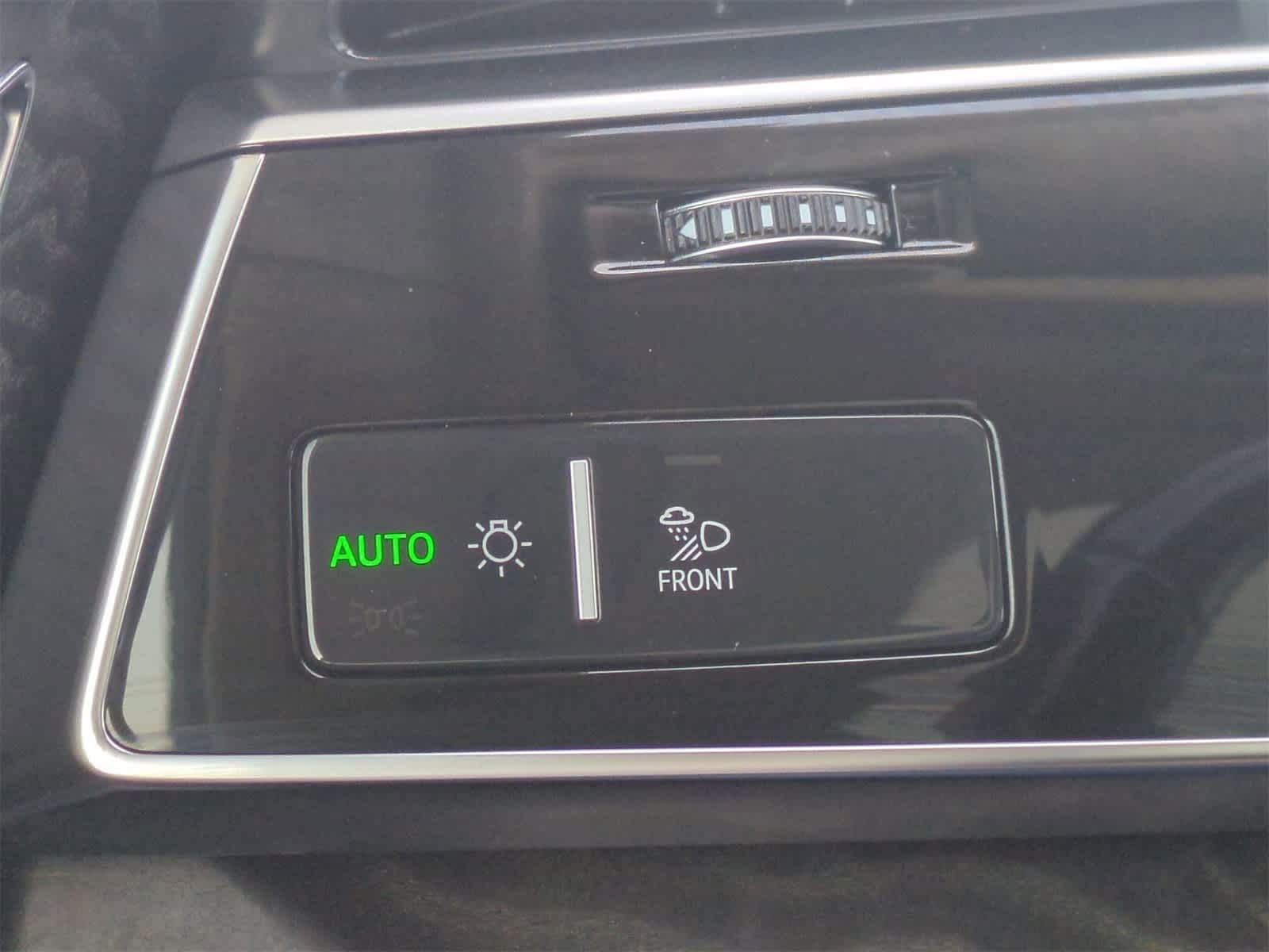 Thumbnail: 2019 Audi Q8 - 18