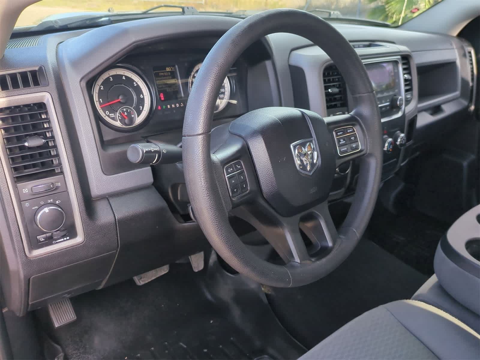 Thumbnail: 2019 RAM 1500 Classic - 10