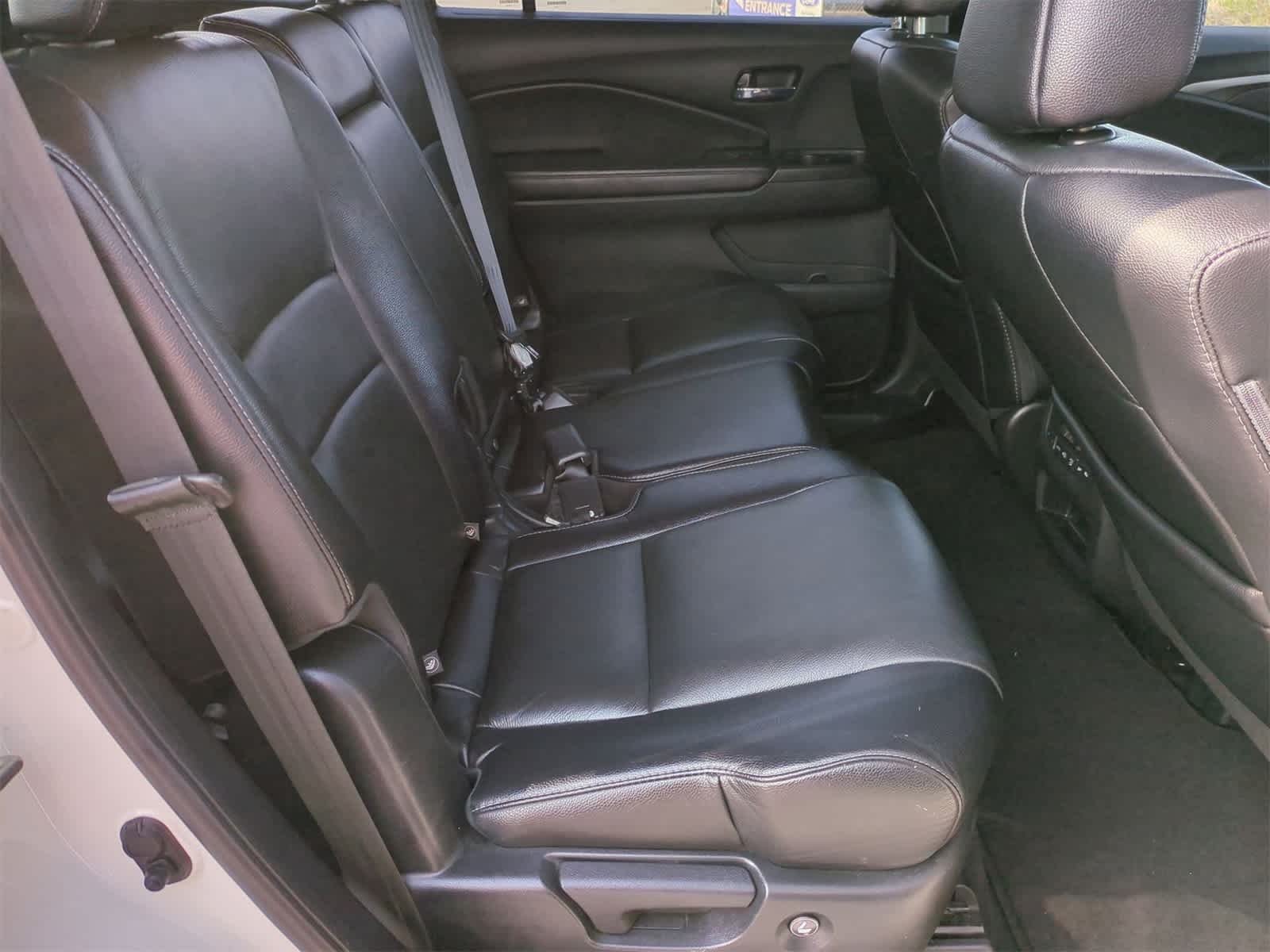 Thumbnail: 2018 Honda Pilot - 26