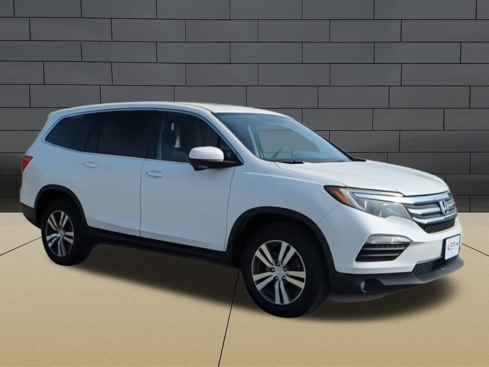Thumbnail: 2018 Honda Pilot - 2