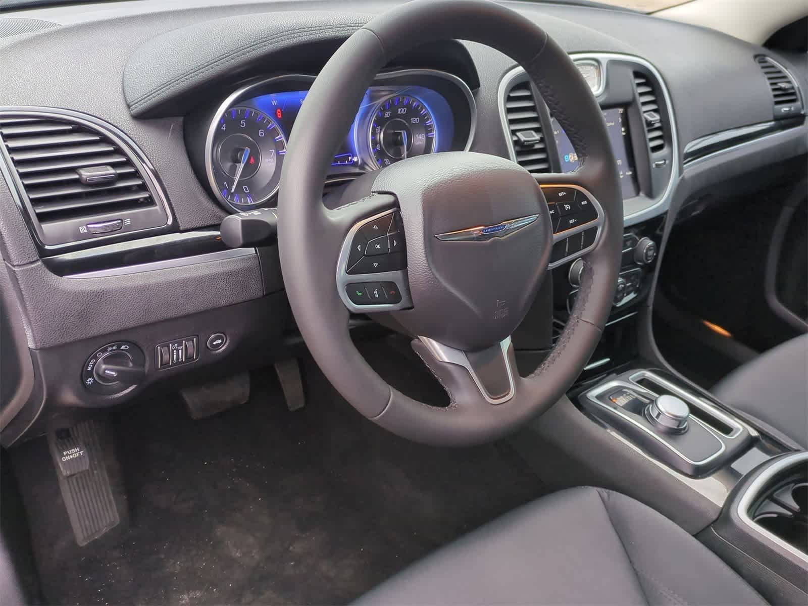 Thumbnail: 2023 Chrysler 300 - 10