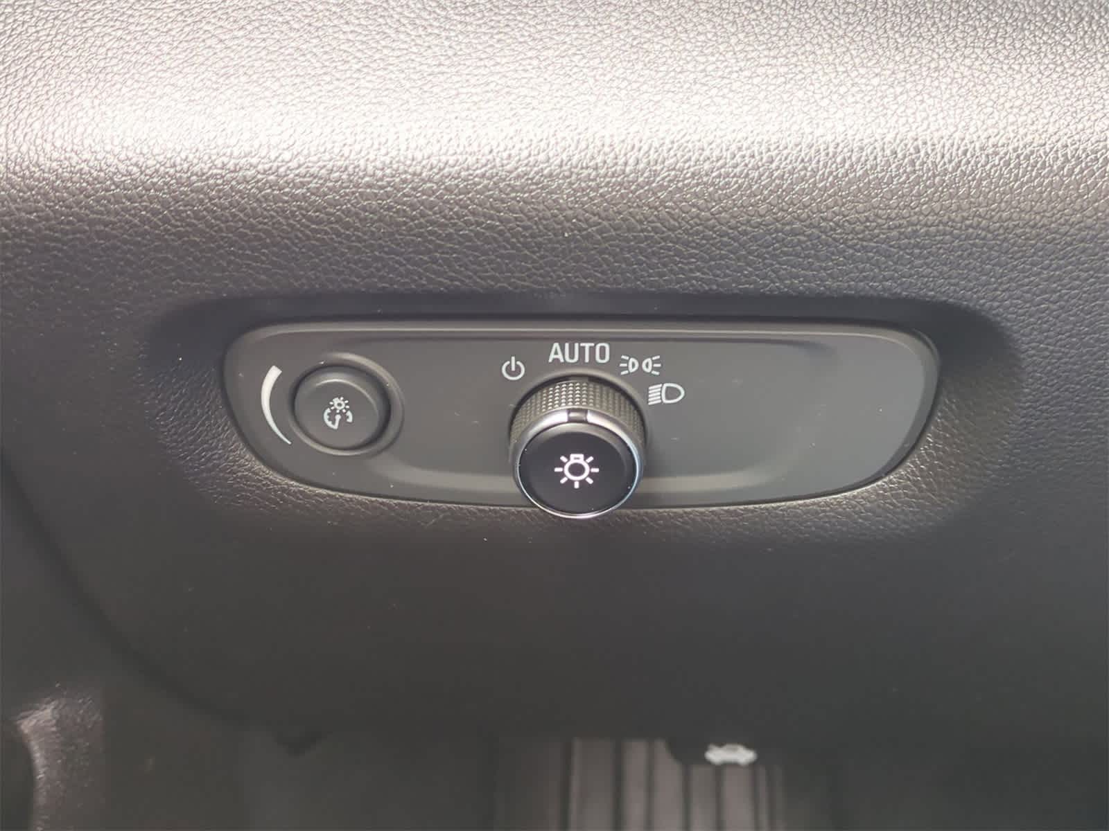 Thumbnail: 2019 Chevrolet Traverse - 17