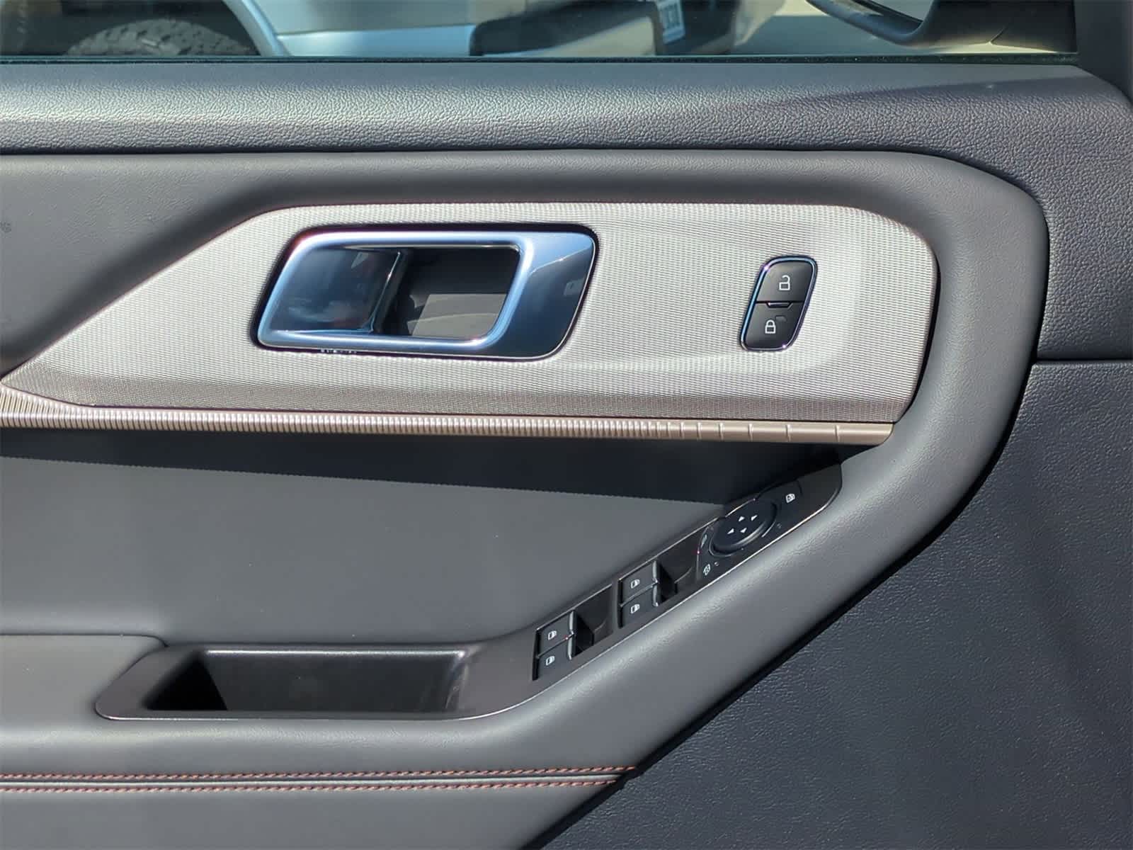 Thumbnail: 2025 Ford Explorer - 22