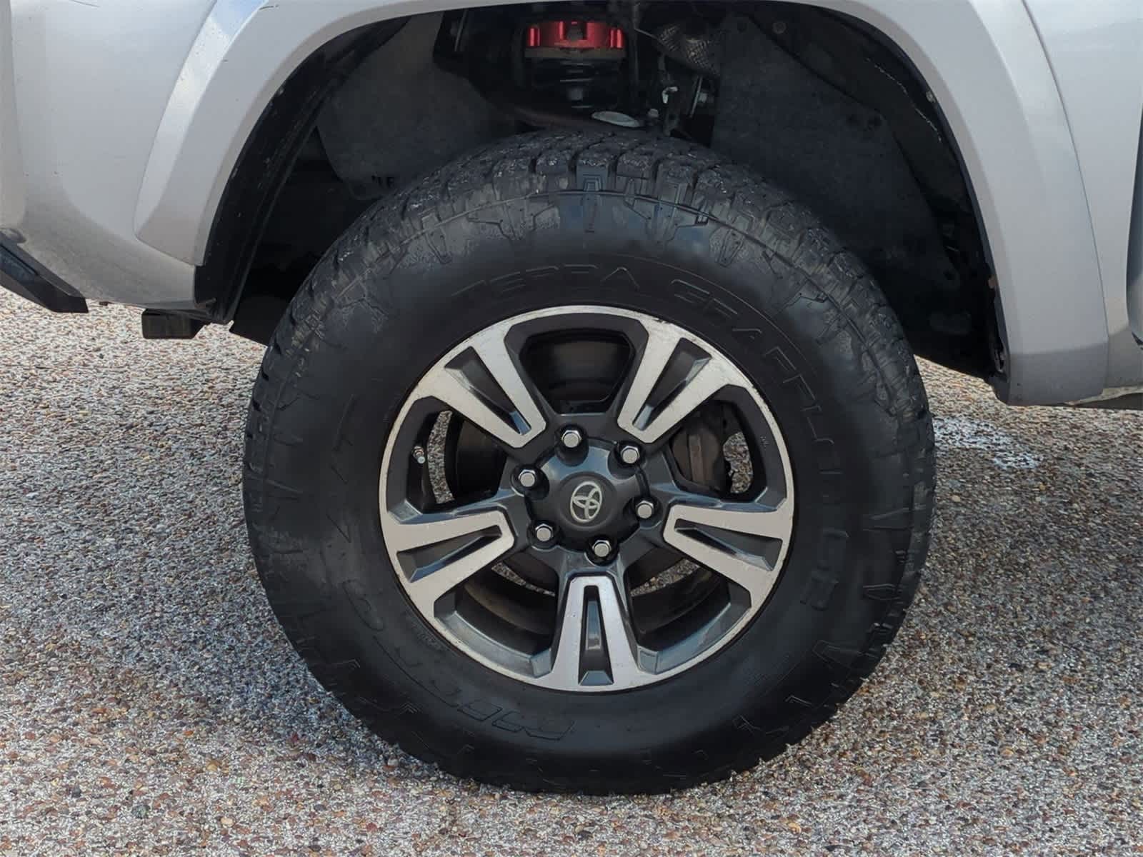 Thumbnail: 2016 Toyota Tacoma - 31