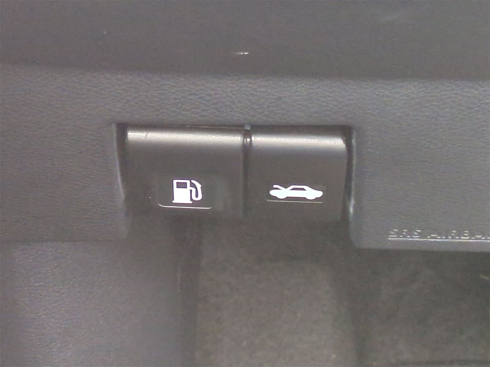 Thumbnail: 2023 Nissan Kicks - 17