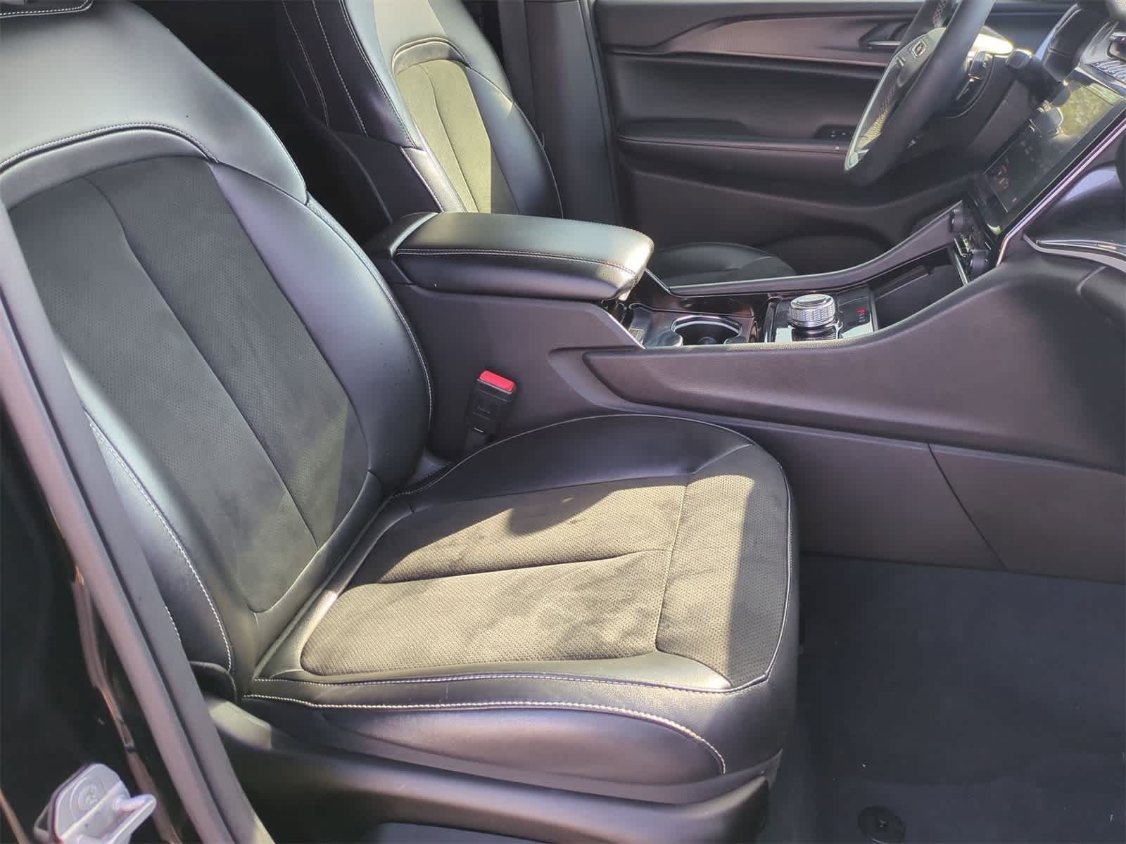 Thumbnail: 2023 Jeep Grand Cherokee - 27