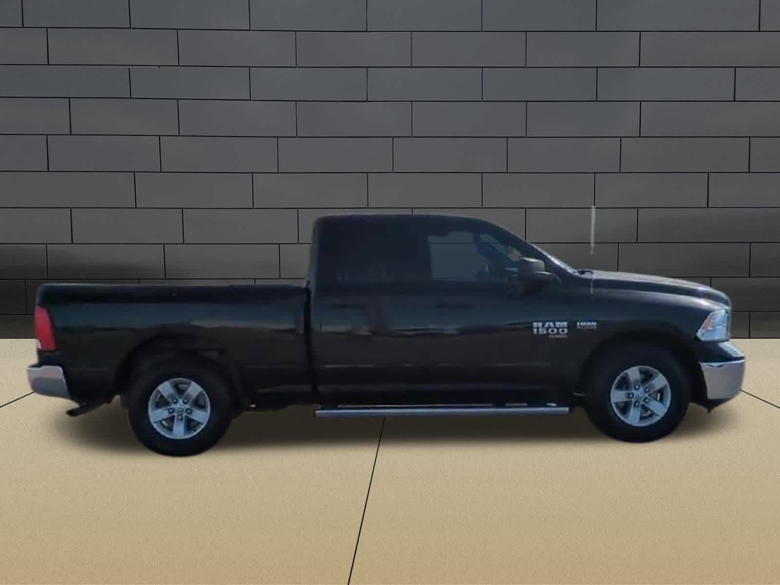 Thumbnail: 2019 RAM 1500 Classic - 9