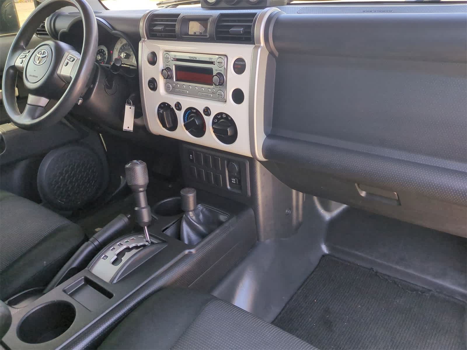 Thumbnail: 2013 Toyota FJ Cruiser - 26