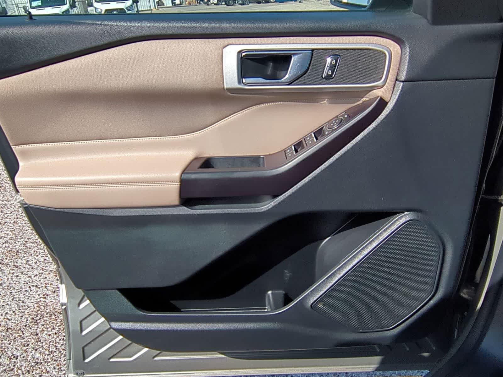 Thumbnail: 2020 Ford Explorer - 21