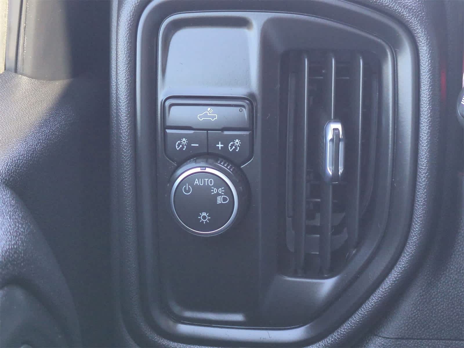 Thumbnail: 2023 Chevrolet Silverado 1500 - 17