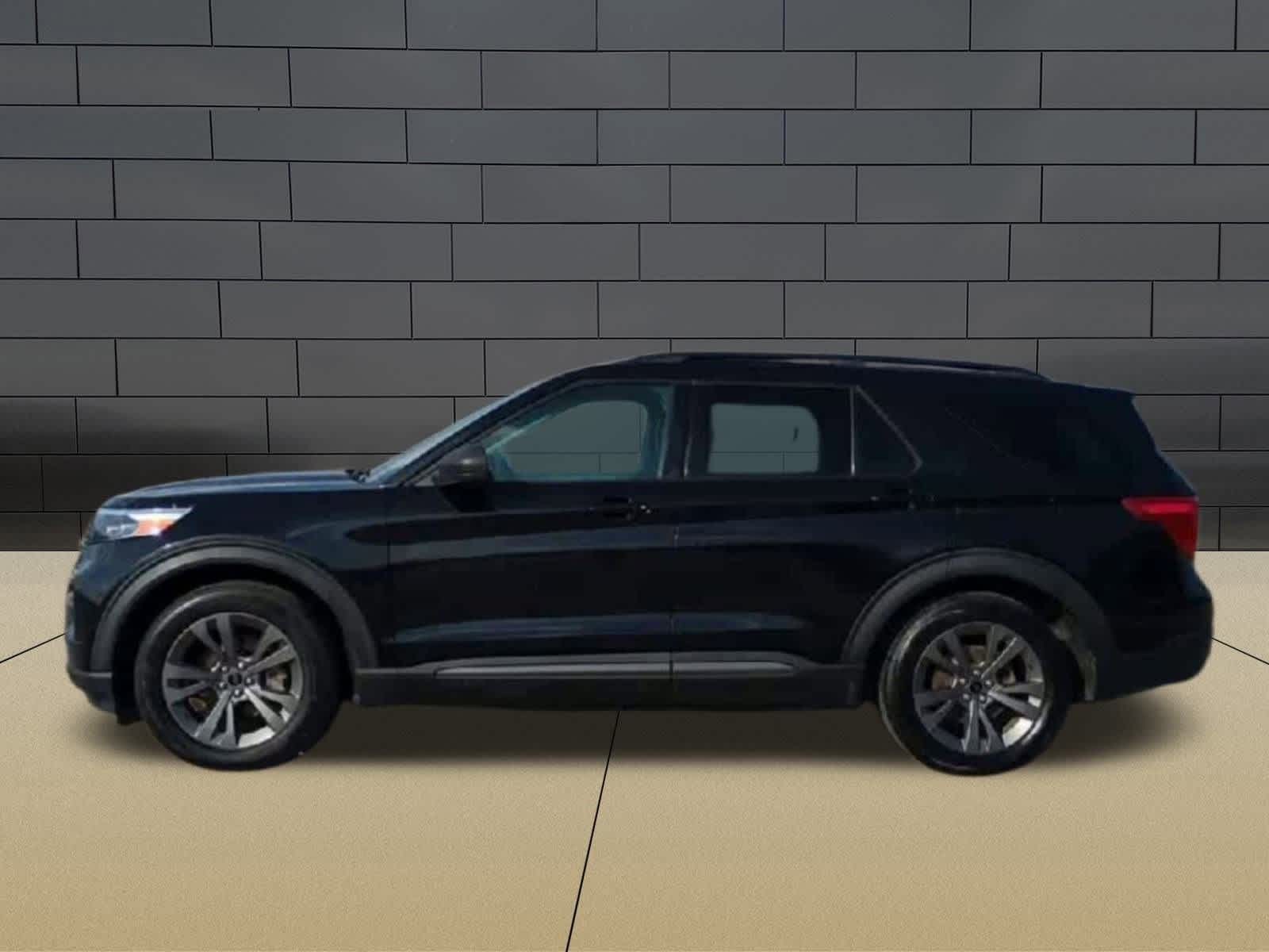 Thumbnail: 2021 Ford Explorer - 5