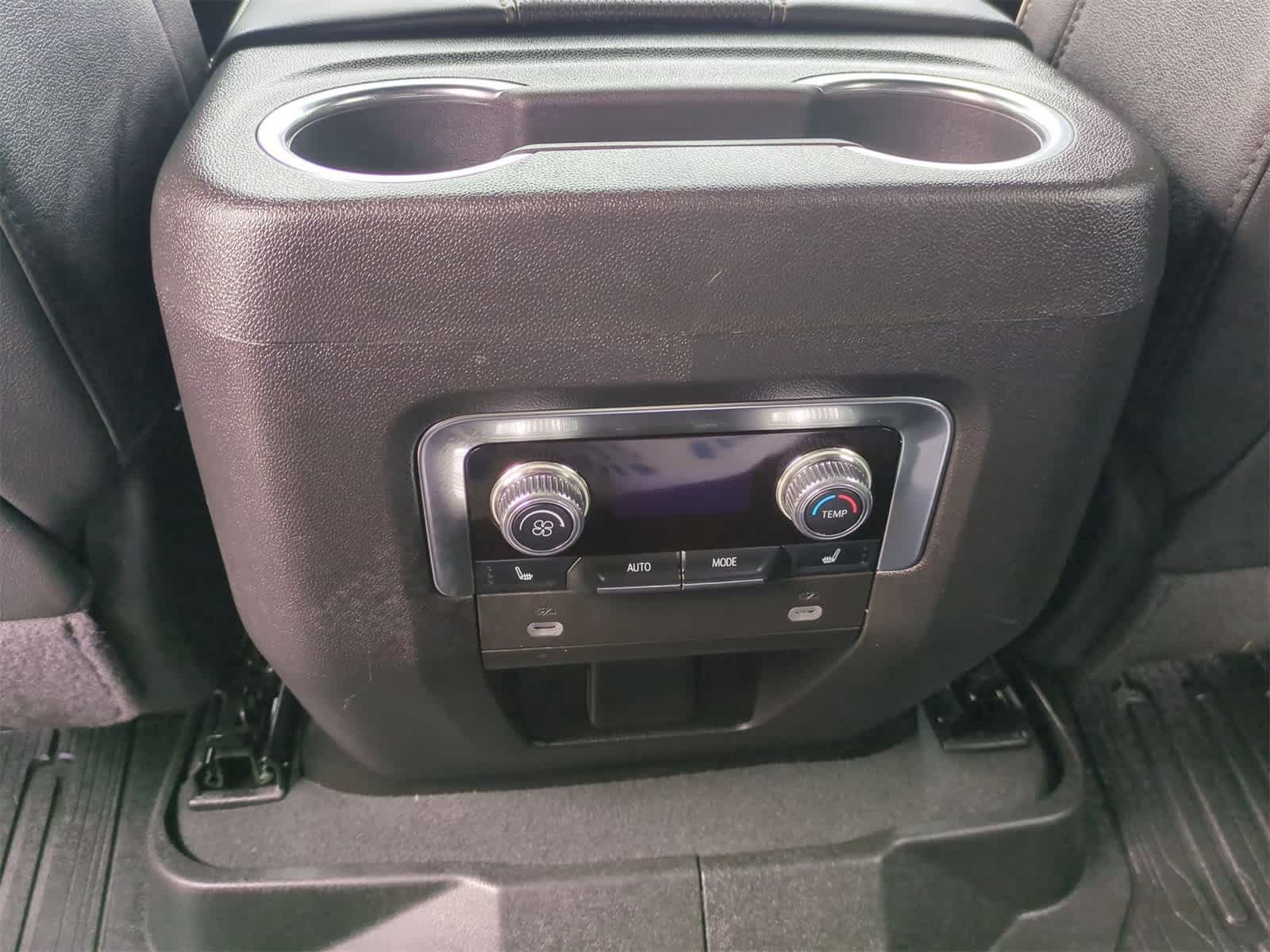 Thumbnail: 2024 GMC Yukon - 22