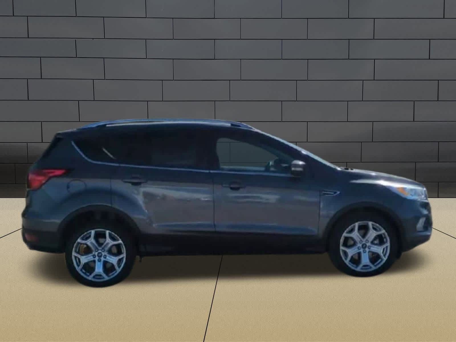Thumbnail: 2019 Ford Escape - 9