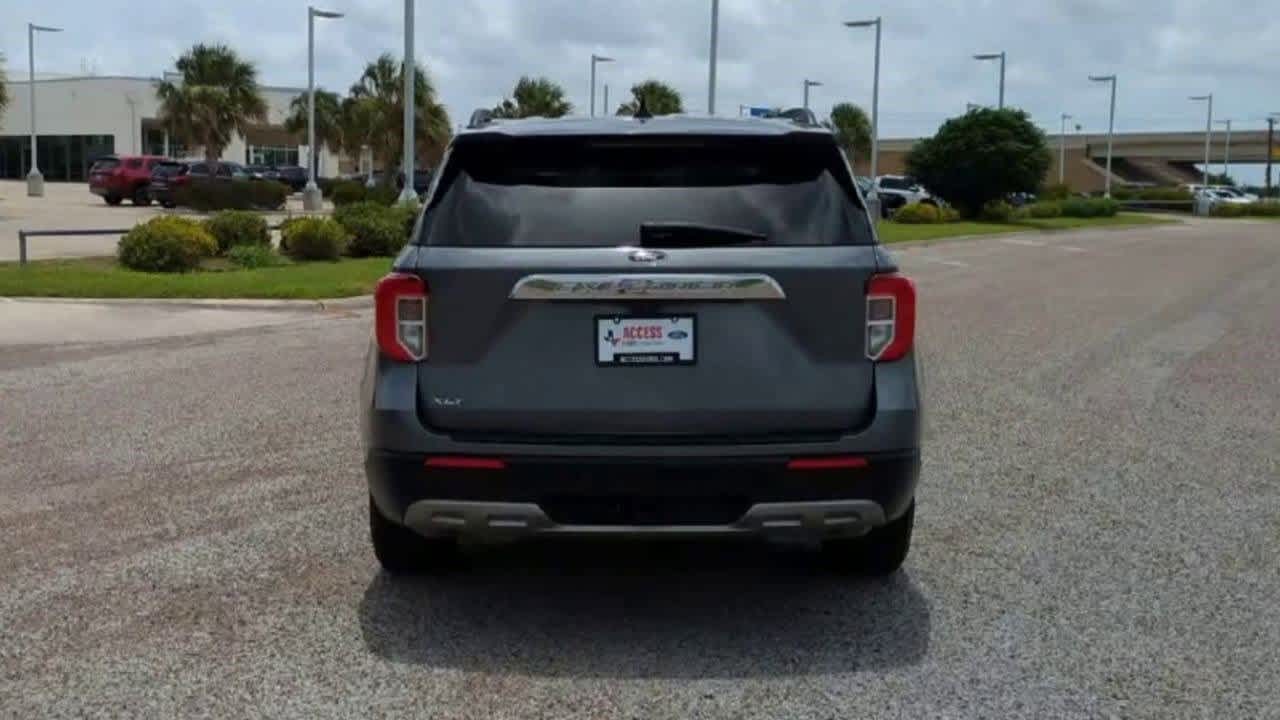 Thumbnail: 2021 Ford Explorer - 7