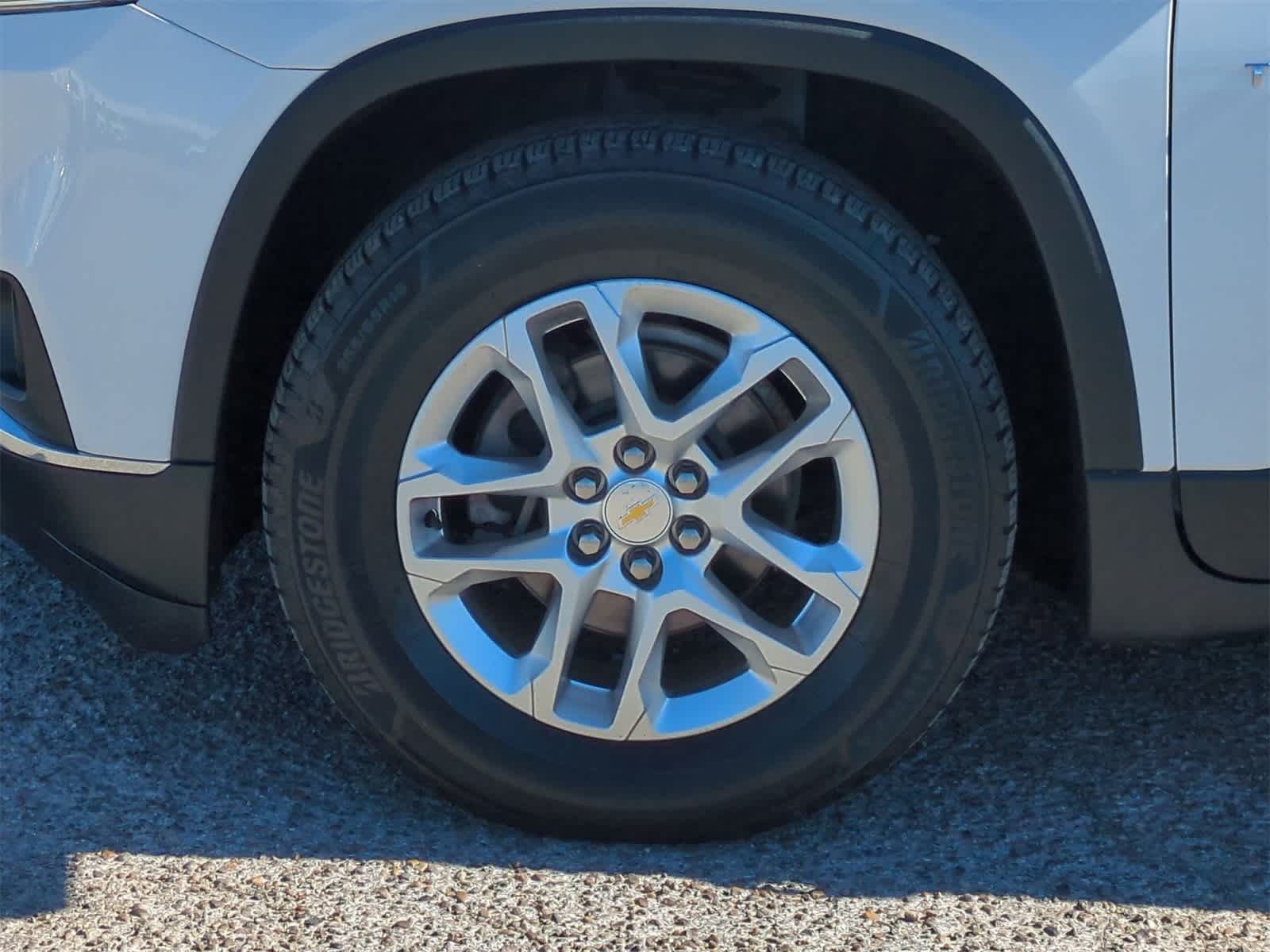 Thumbnail: 2020 Chevrolet Traverse - 31