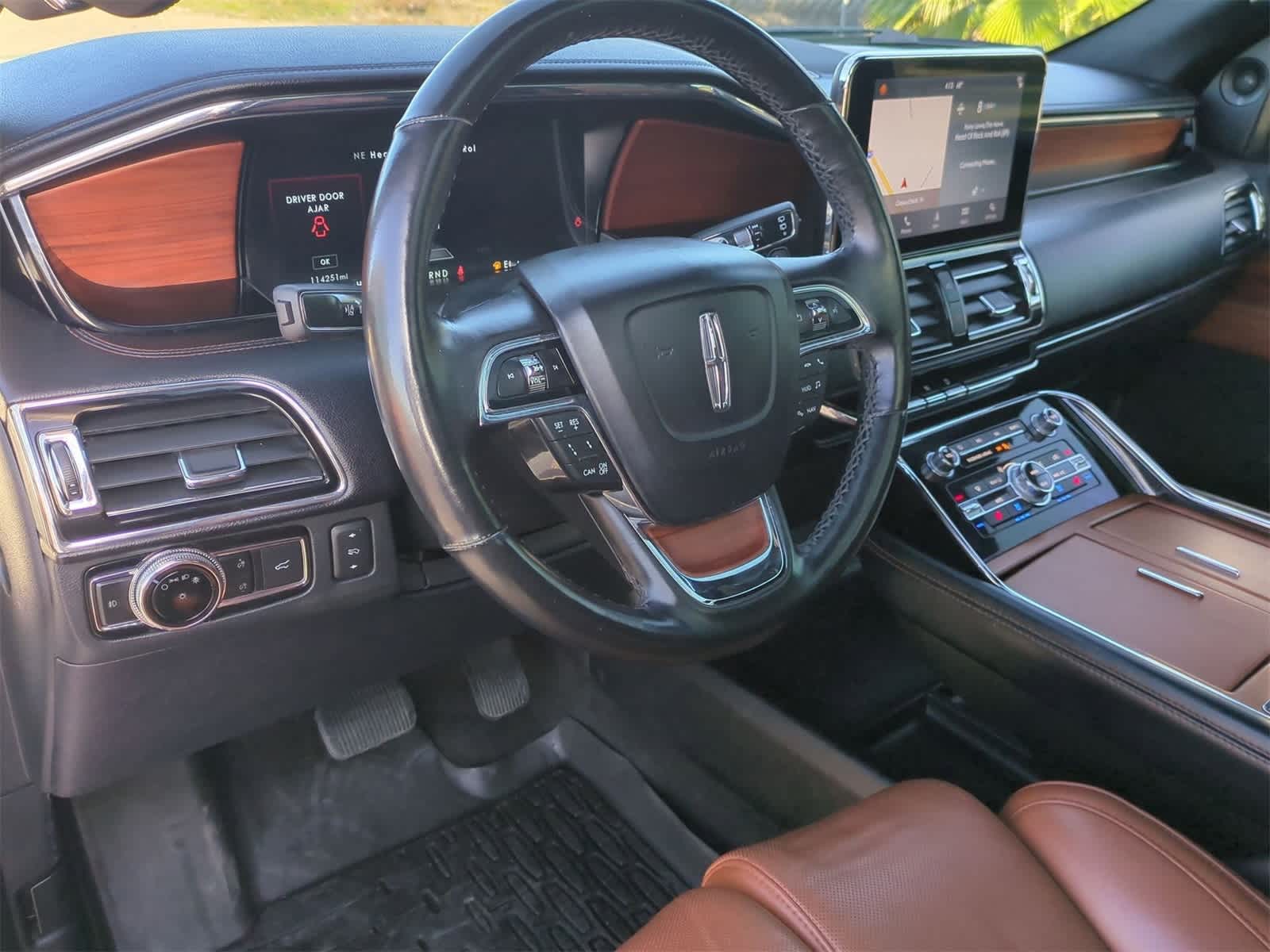 Thumbnail: 2019 Lincoln Navigator L - 10